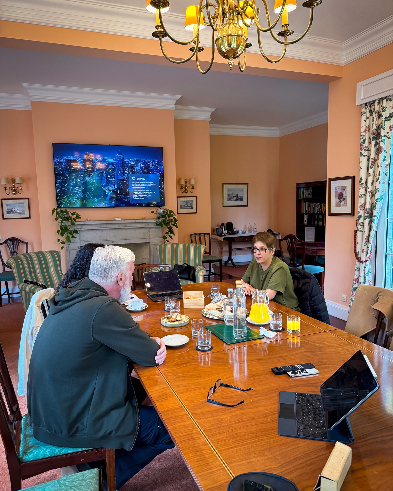 Madeira Kick-Off 2025! 🚀
Our ADVIMadeira Kick-Off took place at the beautiful Casa Velha do Palheiro, right here on Madeira Island. 🌿✨
We spent the morning reflecting on our achievements at ADVIMadeira in 2024 and setting goals for the year ahead.
We wrapped the day up with an incredible gourmet lunch at the hotel’s restaurant—great food, great company, and a great way to start this year!
We are very excited for 2025! 😍🎯💼
#ADVIMadeira #KickoffMeeting2025 #CasaVelhaDoPalheiro #NewYearNewGoals