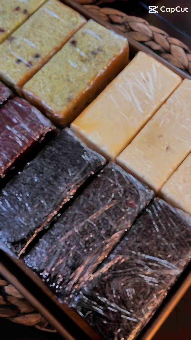 ✨Cake Tasting Box✨
.
.
.
I absolutely prefer meeting you during cake tasting but in certain situations that it is impossible, I make these Sugar Dreams tasting box 😋
.
.
.
#sugardreamsodeza #caketasting #caketastingbox #weddingcake #weddingcakeideas #wedding2025 #wedding2026