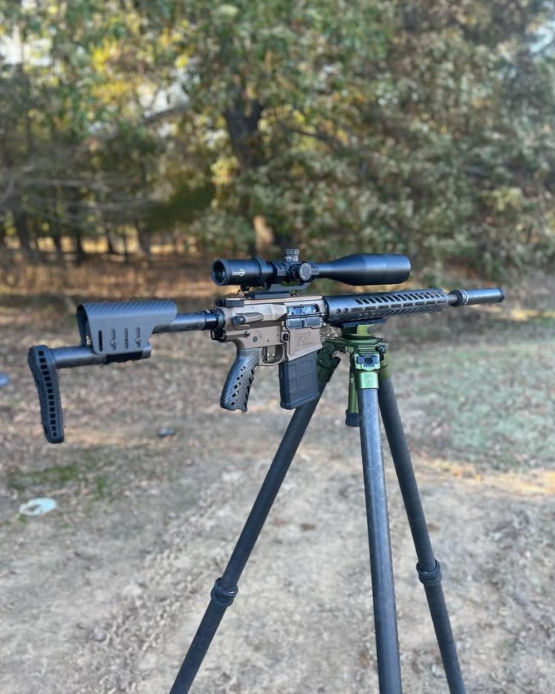 Built for the hunt!🎯🔥 Big thanks to JT for sharing this epic hunting setup featuring our Carbon Fiber Adjustable Stock, Ultralight Pistol Grip, and Carbon Fiber Handguard. Lightweight strength and unmatched performance - right where it counts.🙌
#smokecomposites #lightweight #ultralight #pistolgrip #carbonfiber #carbonfibergunparts #stock #Handguard #MadeinUSA #hunting #huntingrifle