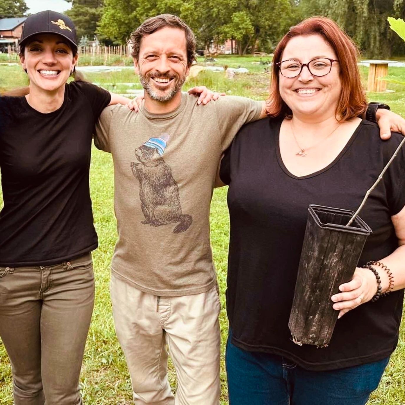 Maude Lémire Comeau, avec Truffes Québec, aspire à révéler au Québec l'existence d'une truffe unique et tout aussi remarquable.
Bien qu'elle ne soit pas encore commercialisée en raison de sa rareté, pour notre 45e anniversaire, elle nous fait l'honneur de la partager avec nos clients.
@truffesquebec