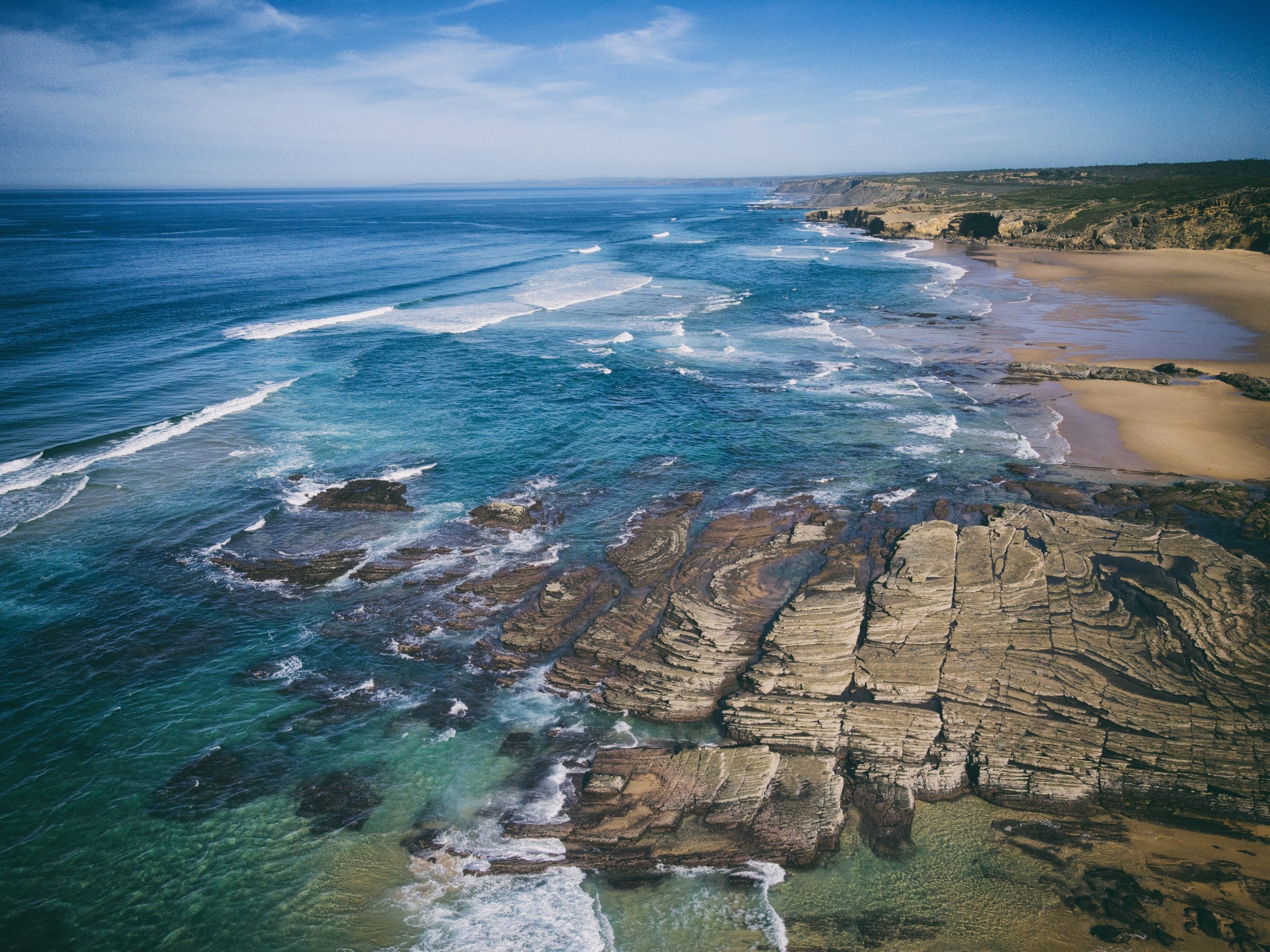 One of our beautiful surf spots, just a few minutes away from Kanalu Beach House! 🤩
.
.
.
#kanalubeachhouse #beach #wave #beachlife #rooms #aljezur #igers #swisssurfing #portugal #surflessons #holidayhome #surfeatsleeprepeat #surfguiding #healthy #surfschool #igersitaly #kitchen #igersgermany #monteclerigo