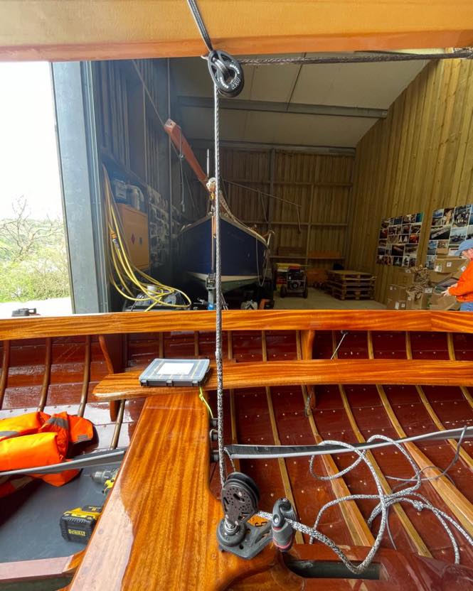 Some one-off special rope work for a brand new Salcombe Yawl! For this split tail mainsheet the jacket was stripped off an 8.5mm “super dinghy sheet” and a new dyneema core was pulled through in place of the existing polypropylene core, which allowed for a taper. This was then spliced to a thinner dyneema for lighter weight split tails.