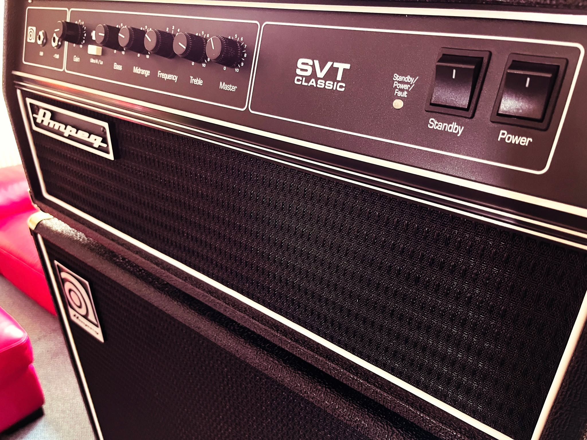 Yeah. We got one of these...
It's loud. It's heavy (in every way). It FEELS as good as it sounds.
So we wrote a blog post about it.
https://www.mushroomsstudios.co.uk/post/amp-spotlight-ampeg-svt-classic-the-king-of-bass-tone
#ampegsvtclassic #mushroomsstudios #basstone #proroom #alltubeamp #studiogear #eastlothianmusic #ampgoals