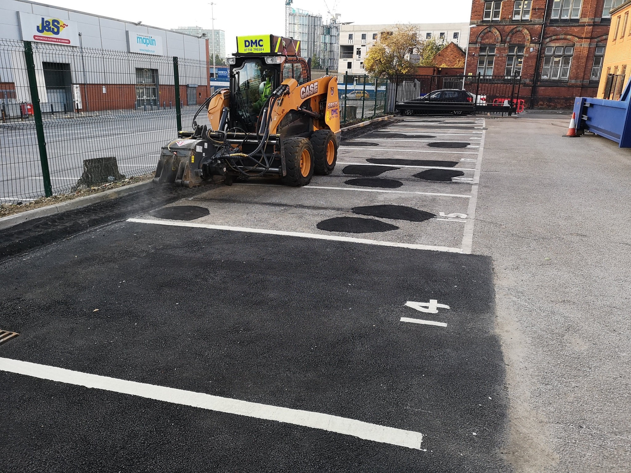 Check out our latest car park resurfacing project! 🚧👷♂️
We started by planing off the existing worn-out surface, addressing any damaged areas to ensure a solid foundation. We then laid a fresh, smooth layer of high-quality 10mm SMA tarmac, providing durability and a pristine finish.
At Atkinson Surfacing, we're committed to delivering quality results that last.
Need professional surfacing solutions? Contact us today!
#CarParkResurfacing #TarmacSurfacing #QualityWork #LeedsBusiness #SurfacingExperts #AtkinsonSurfacing