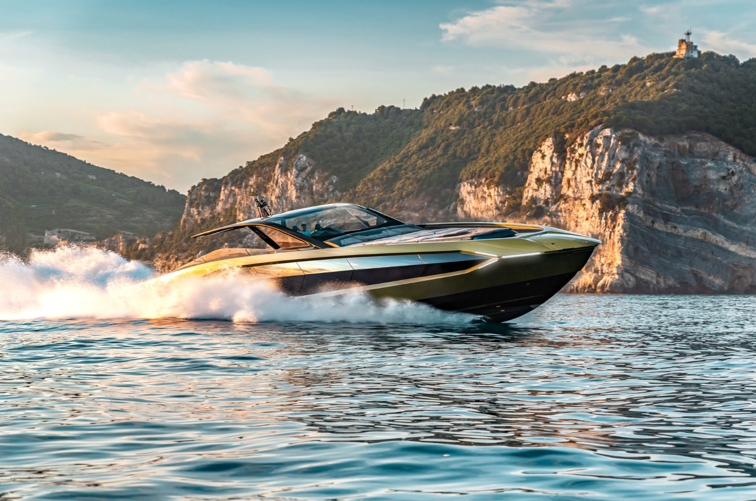 🚀 Le supercar des mers.
Né de la collaboration entre Lamborghini et Tecnomar, le Lamborghini 63 redéfinit les codes du yachting de luxe.
⚡ Puissance brute :
Deux moteurs V12 de 2000 chevaux.
Une vitesse de pointe à 63 nœuds.
Des sensations à couper le souffle.
🖤 Design iconique :
Inspiré de la Lamborghini Sián, avec une coque en fibre de carbone, un cockpit futuriste, et une silhouette acérée taillée pour l’adrénaline.
🎯 Exclusivité totale :
Seulement 63 exemplaires dans le monde.
Un yacht hors-norme pour une clientèle hors du commun.
📍 Disponible à la location sur la Côte d’Azur.
Vivez l’expérience ultime entre Cannes, Monaco et Saint-Tropez.
https://www.sachaboatservices.com/lamborghini-63
#Lamborghini63 #Tecnomar #SupercarOfTheSea #LuxuryYacht #YachtingLifestyle #SachaBoatServices #SaintTropez #Monaco #Cannes