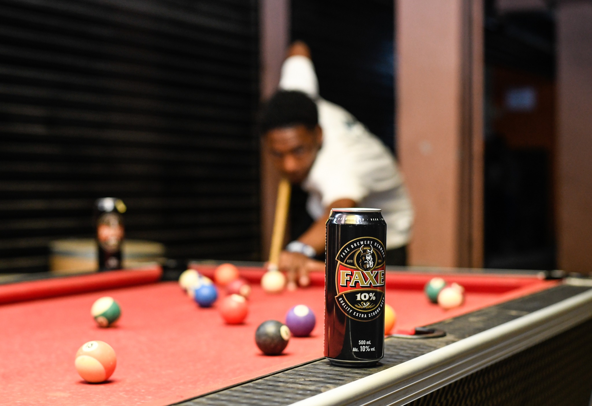 Rack 'em up and sip it down 🍺🎱. The perfect shot starts with your favorite beer! Cheers to good games and great taste! #faxebeer