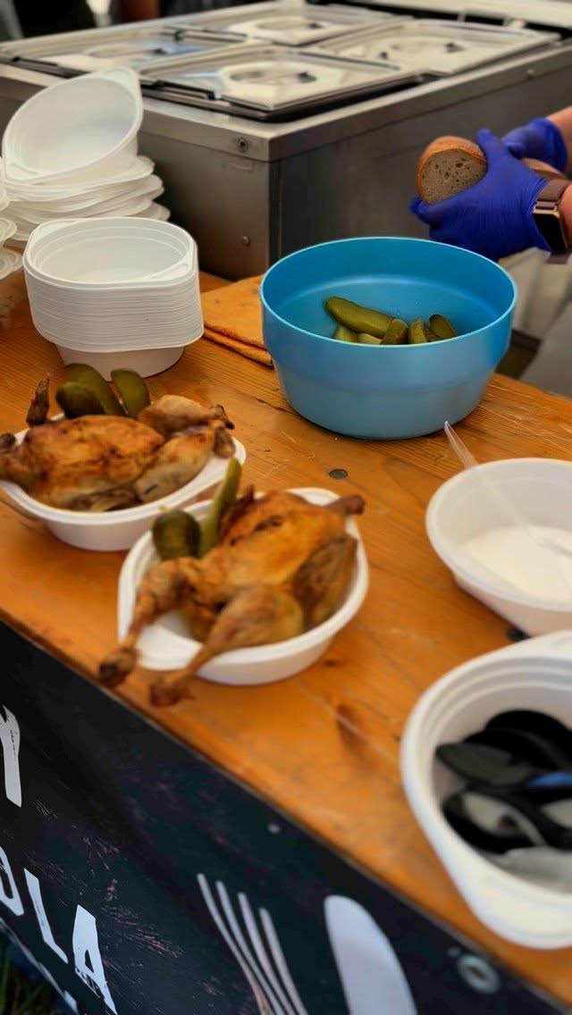 Ochutnávka naší skvělé kuchyně😋. Máte se o víkendu na co těšit! Jídelníčky vám představíme brzy🍝
🇬🇧
Taste from our really good kitchen😋. You can look forward to this weekend. Menus will be present soon🍝