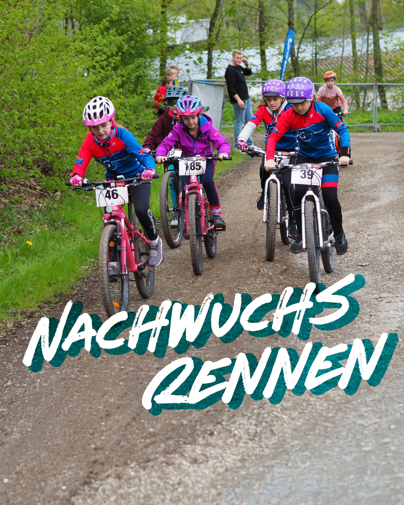 ➡️ Bei uns sind die kleine schon ganz Groß! 🏆
Heute noch zu den Sparkassen-Nachwuchsrennen am 27. April in Sundern-Hagen anmelden 🚴🏻♀️🚴🏼♂️
@sparkassemis
Außerdem – Musik, Action, Spiel & Spaß beim großen Mega-Sports Familientag 🎊
🎶 FUX Mitmach-Show
➡️ XXL Minions Abenteuerpark
🔨 Hau den Maulwurf
🫧 Seifenblasen Show
✨ Glitzer-Tattoos
und vieles mehr ...
Kommt vorbei ☀️
#megasports #mountainbike #nachwuchsrennen #mountainbikefestival #familientag