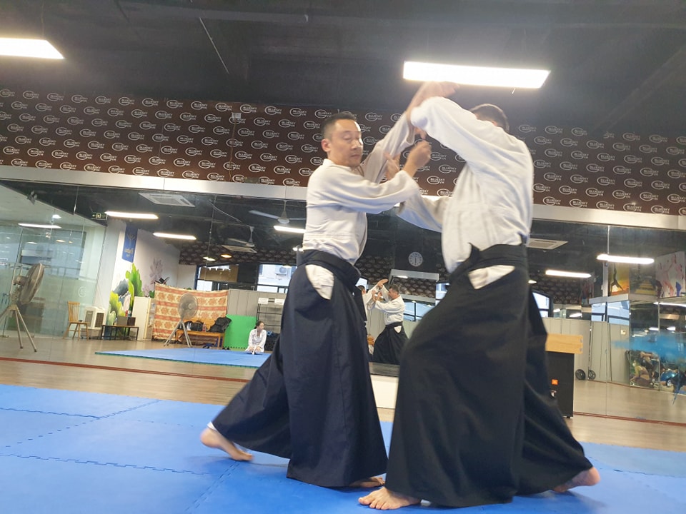 "There are no limits. If it kills you, it kills you. A man must constantly exceed his level." ~ Bruce Lee
Busetsukan Aikido Iaido Jodo
Monday 20.00-21.30 Iaido and Jodo
Friday 20.00-21.30 Aikido
Saturday 18.00-19.30 Aikido
71 Nguyen Chi Thanh, Ba Dinh, Hanoi
#aikikai #martialartslife #vietnam #hanoi #japanesemartialarts #martialarts #bushido #osensei #ueshibamorihei #ueshiba #aikidoka #aikidoaikikai #aikido #budo