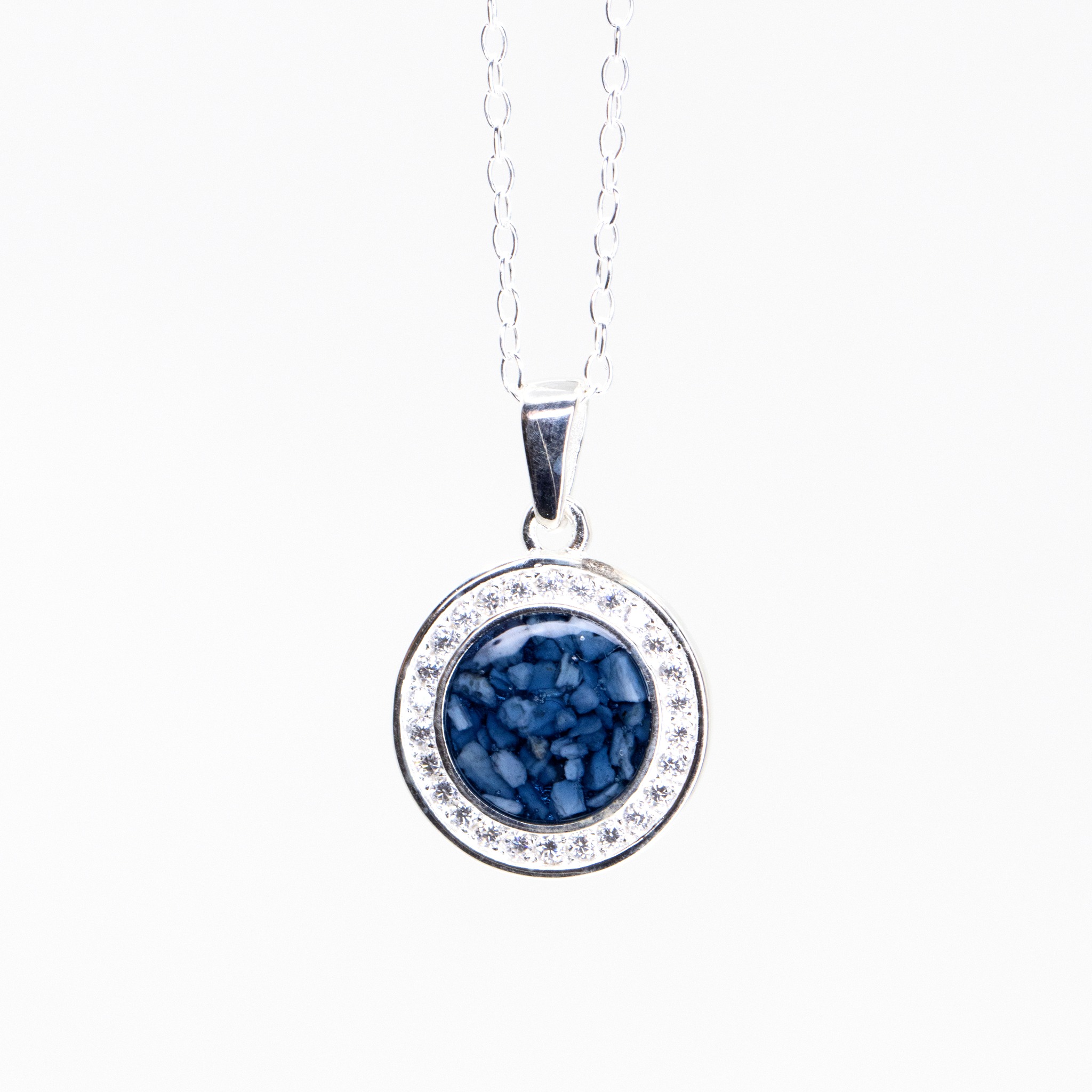 This Classic and beautiful Ashes Pendant has just been added to our collection 🤍
A beautiful way to showcase your loved ones cremation ashes in our specially developed Forever Stone®
Click on the images for a link to more details on this Memorial Pendant 🕊
#MemorialJewellery #cremationashesjewellery #memorialjewelleryshropshire #cremationashespendant #ashespendant #memorialpendant #helpwithloss #griefjourney #ashjewellery #ashesjewelleryuk #cremationjewellery #memorialjewellery #ashesjewellery #samfirememorials