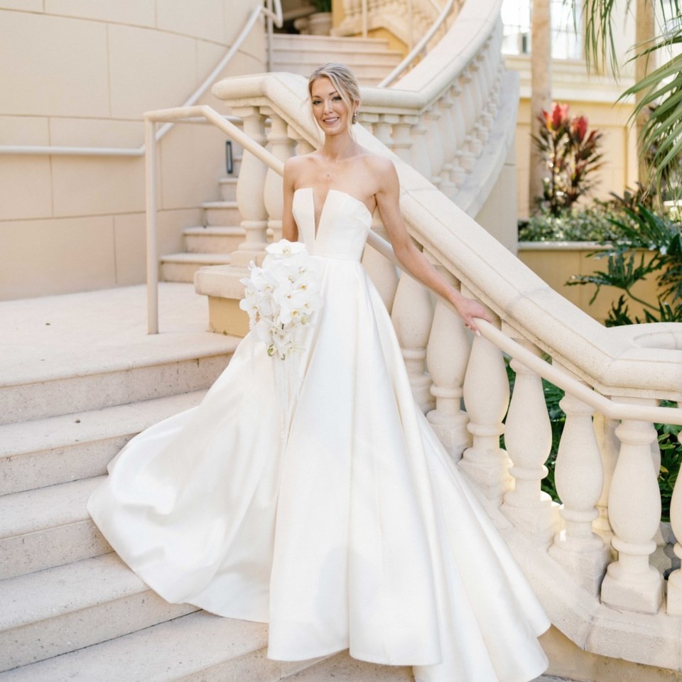 Simply Stunning!
Venue: @ritzcarltonsarasota
Photo: @hunterryanphoto
Florist: @tailoredtwig
.
.
.
.
#weddingflowersdecor #weddingflorals #flatlaytoday #destinationweddingplanner #luxuryweddingplanner #destinationweddings #bride #stunningbrides #bridesofinstagram #ritzcarltonsarasota #ritzcarltonsarasotawedding #rcmemories #ritzcarltonwedding #sarasotaweddingplanner #sarasotaweddings #sarasotaweddingvenue #destinationwedding #bridetobe #weddinginspo #floridaweddings #engaged #engaged2026 #luxurywedding #luxurybride