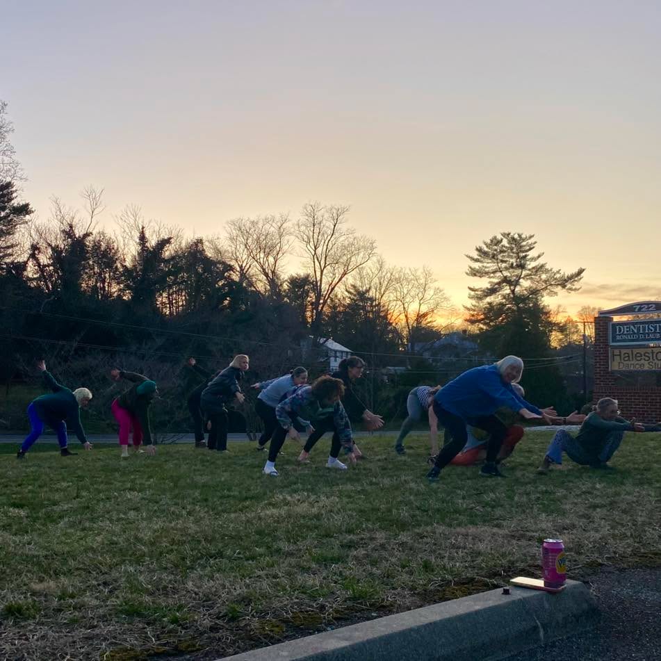 Site specific has begun! Adult Ensemble has been focusing on flocking and Laban scales for our upcoming show. Tonight, Adult Ensemble worked on flocking together outside.
#halestone #halestonedancestudio #communityinmotion #anyoneandeveryonecandance #rockbridgecountyva #lexingtonva #buenavistava #sitespecific #SiteSpecific #sitespecificdance #labanscale #labandance #flocking #flockingdance