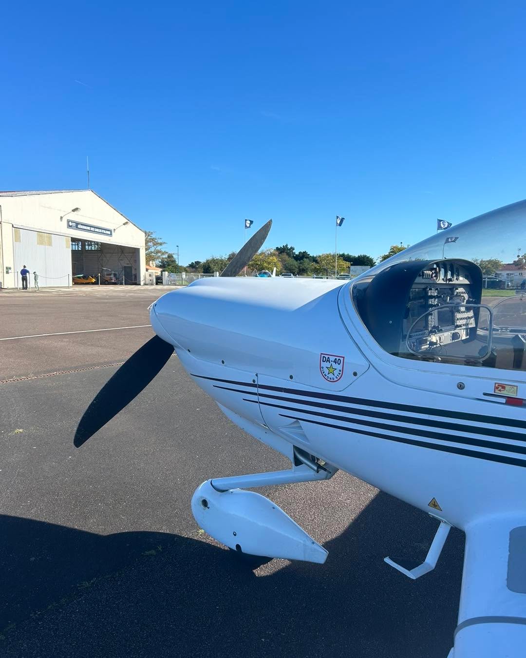 Hello les Sables-d’Olonne !
Merci pour votre accueil toujours aussi sympa 😊
🛬🤩🛫
aeroclubdelavendee
Sables d'Olonne #diamondaircraft #apprendreapiloter #aeroclub #pilotage #diamondaircraftfamily #bretagne #aviation #belleileenmer #belleîleenmer #belleileenmerlife