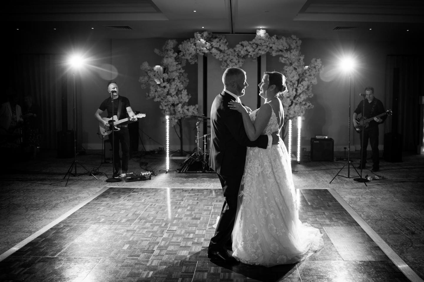 ❤️ Angela & Steve at Horwood House
📸 Photography by Emma Mayjor
🌎 www.samlewismusic.com/contact
#HorwoodHouseHotelWeddingMusic #HorwoodHouseHotelWeddingBand #HorwoodHouseHotelFunctionBand #HorwoodHouseHotelWeddingSupplier #BucksWeddingBand #BucksPartyBand #BucksPubBand #BucksWeddingSupplier #LiveMusicBuckinghamshire #LiveMusicHorwood #LiveMusicBucks #LiveMusicHerts #LiveMusicBeds #SamLewisBandHorwoodHouse #SamLewisMusicHorwoodHouse #SamLewisWeddingAndPartyBandHorwoodHouse #SamLewisHertfordshire #SamLewisSingerHorwoodHouse #HertfordshireWeddingMusic #HertfordshireWeddingBand #HertfordshireWeddingSupplier #HertfordshireFunctionBand #HertfordshirePartyMusic #HertfordshirePartyBand #HertfordshirePubBand #BuckinghamshirePartyMusic #BuckinghamshirePartyBand #BuckinghamshireFunctionBand #BuckinghamshirePubBand #BuckinghamshireWeddingSupplier
