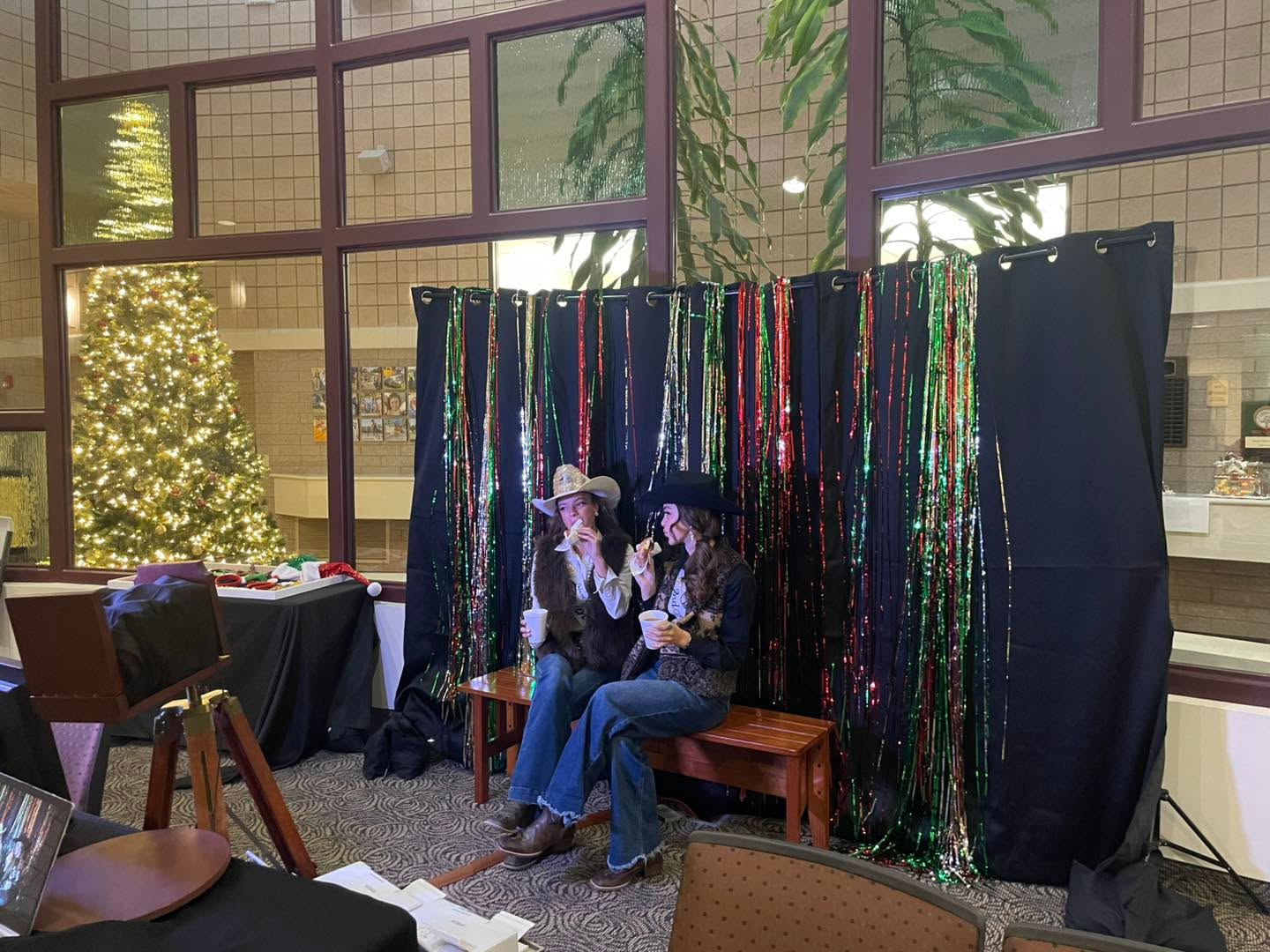 We had a great night last night teaming up with Wasatch Photo Booth up at the West Haven City Christmas Celebration!
Merry Christmas!!
www.northernutahphotobooths.com
____________________________________
#photobooth #nupb #northernutahphotobooth #wedding #party #corporateevents #custombuilt #followme #love #happy #photooftheday #photoboothforrent #photoboothforsale #instagood #cool #fun #bestoftheday #work #dance #photoboothlife #360booth #videobooth
#sweet16
