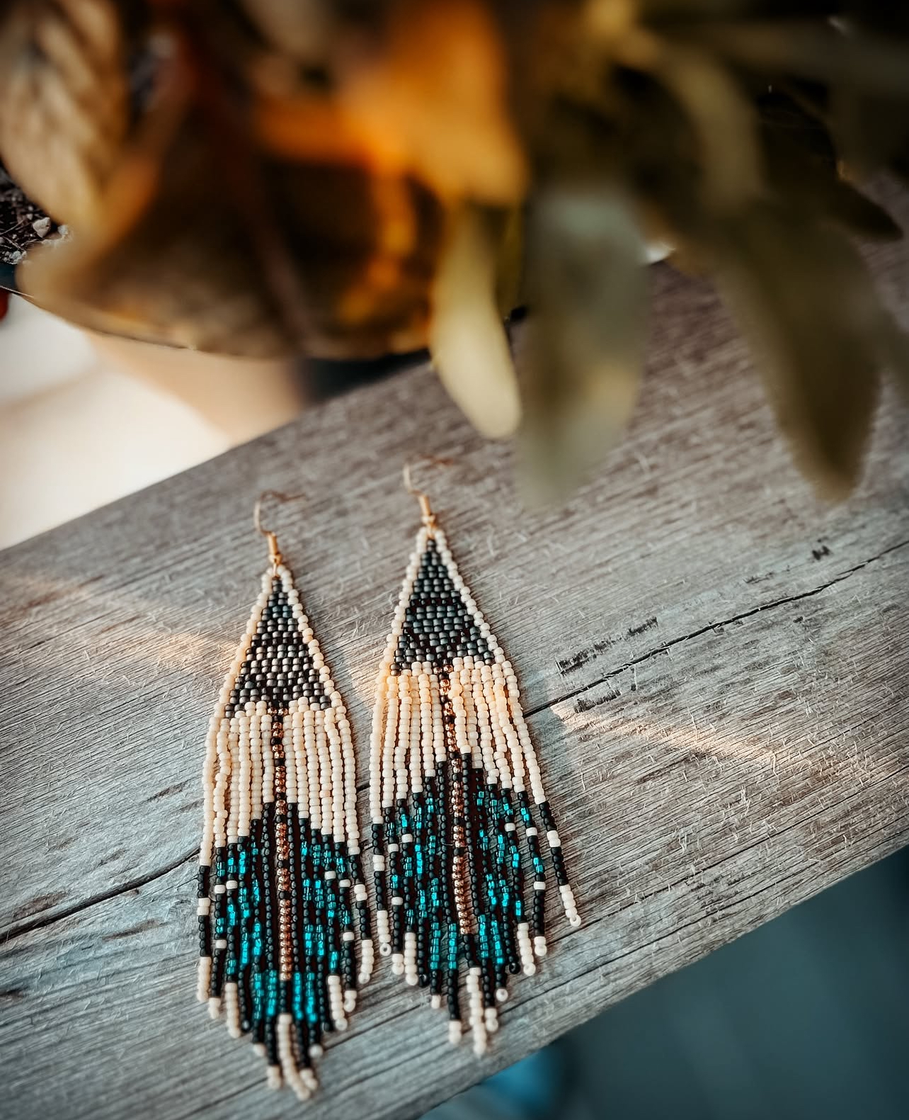 🌸NEW VENDOR ALERT🌸
We are excited to have Golden Tulip Jewelry, @goldentulipjewelry at the market this year! Jessica creates handcrafted, high-quality beaded earrings designed to celebrate individuality and beauty. From everyday earrings to custom statement pieces, every design is made with care and creativity. Make sure to stop by and check Golden Tulip Jewelry out!
#creekside #creeksidegreenhousesmn #creeksidegreenhouses