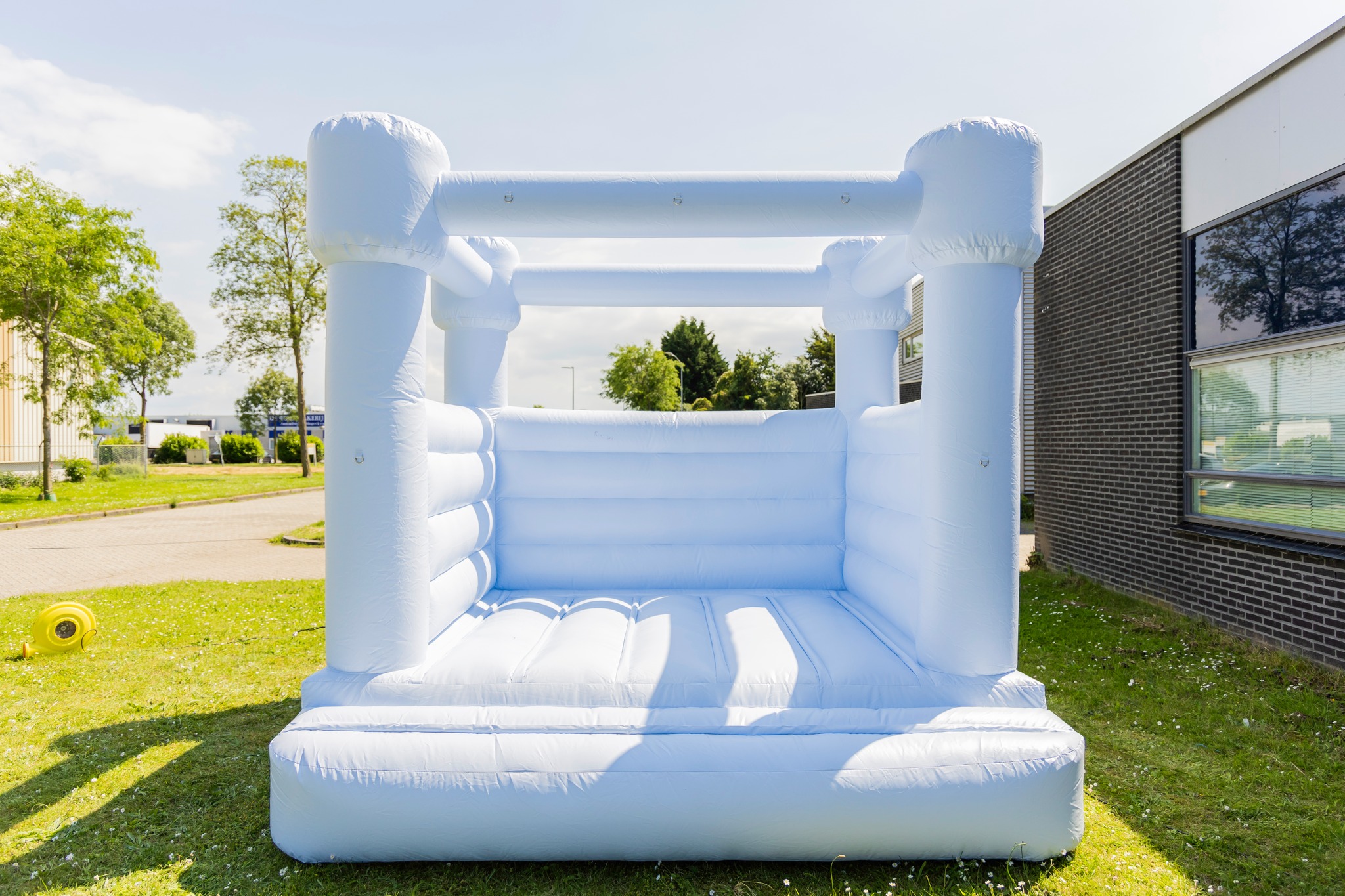 🌟 Meet Our Little Ones! 🌟
Say hello to our compact bouncy castles – the perfect pop of fun for smaller spaces and intimate celebrations! 🏰✨
And guess what? For the month of May, you get 30% OFF on all rentals! 🎉 Only €126.70 - included!
Let’s make your next party unforgettable — but mini-sized and mega-fun! 💖
📅 Book now to bounce into joy!
#MiniMunchkins #BouncyCastleFun #PartyTime #MaySpecial #30PercentOff #EventRental
