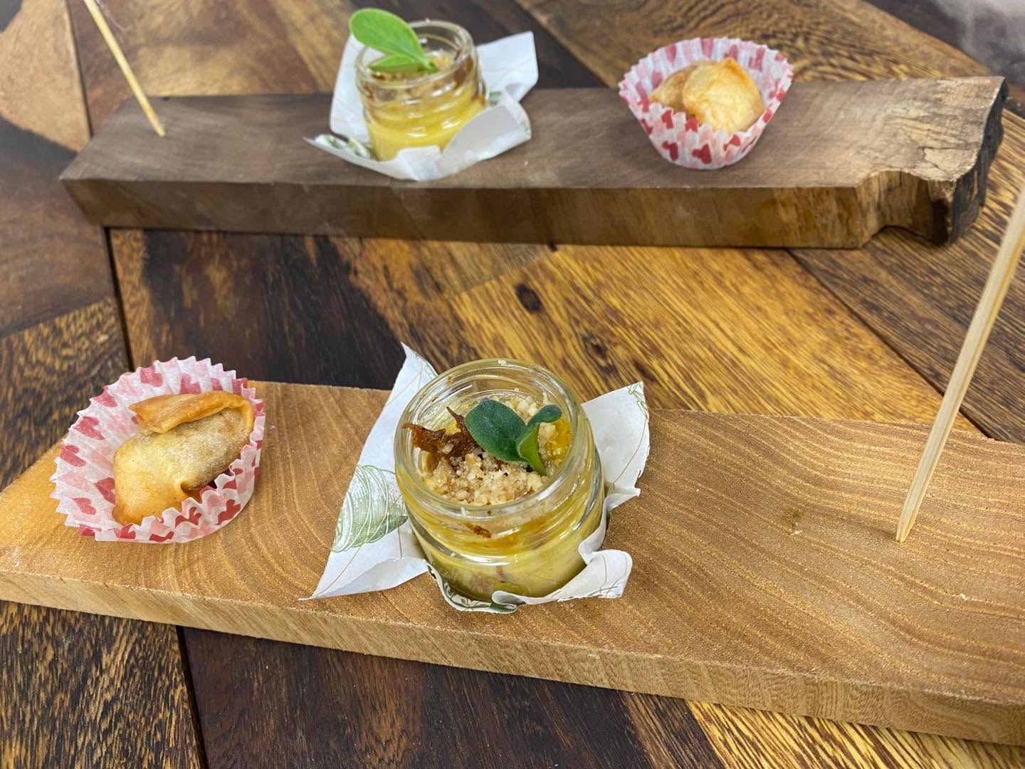 Wild-Metzgeten
Unsere Metzgeten vom Hirsch und Reh waren ein voller Erfolg!🙌
Wir bedanken uns bei allen die zu Besuch waren und freuen uns bereits jetzt auf die „Metzgete-Saison 2025“! 😃
Alle Metzgete-Daten für das Jahr 2025 findest du auf unserer Website😉!
#freibankbern
#wankdorfcity
#metzgete
#wild
#reh
#hirsch
#eatlocal
#drinklocal