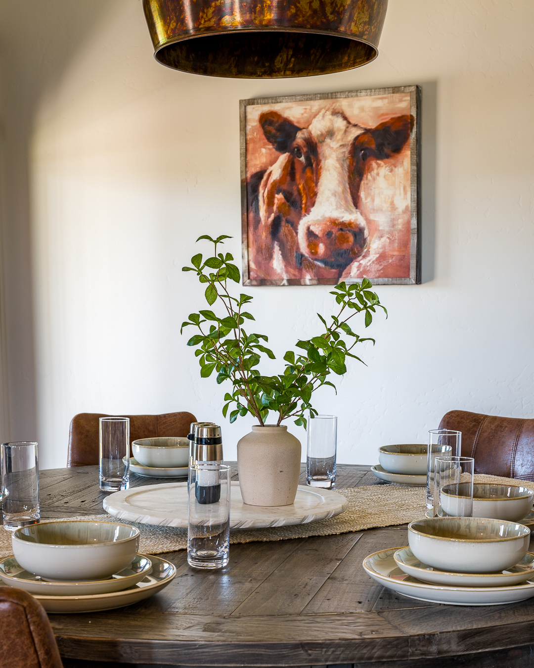 Textured stone, woven chairs, and open shelves—where every detail feels handpicked for warmth and welcome.
.
.
#kitcheninspo #kitchendesign #goodmorning #diningtable #cow #designideas #marketing #production #marketyourbusiness #colorado #pagosa #joncahillphoto