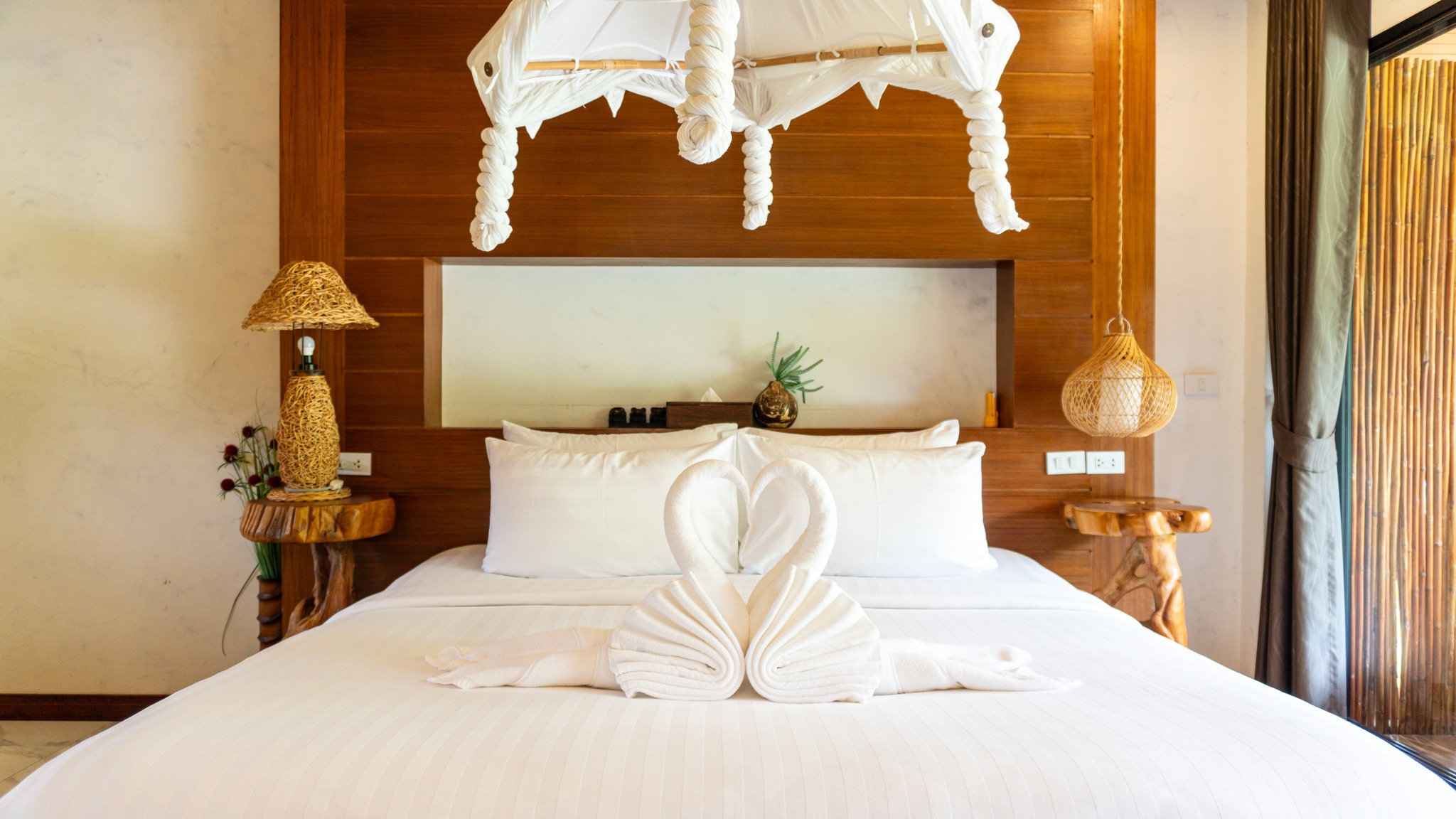 A peaceful escape with just a touch of magic 🌴
✨Book your stay & step into paradise with us!✨
📞094 432 8889
📩info@longbeachchalet.net
🌐www.longbeachchalet.net