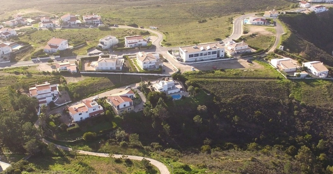 Hey surfers and beach lovers! Kanalu Beach House is located at a beautiful beach town called Arrifana, where surfers, beach lovers and nature lovers find their peace. There are many activities to do appart from surfing and we are happy to advice you for your personal stay! More details you can find on our website: www.kanalubeachhouse.com
We are looking forward to hear from you...
.
.
.
#kanalubeachhouse #aljezur #portugal #surfguiding #healthy #wave #surfschool #holidayhome #surfeatsleeprepeat #beachlife #igersitaly #igersgermany #beach #igers #swisssurfing #surflessons #rooms #happylife #surfer #surfandwork