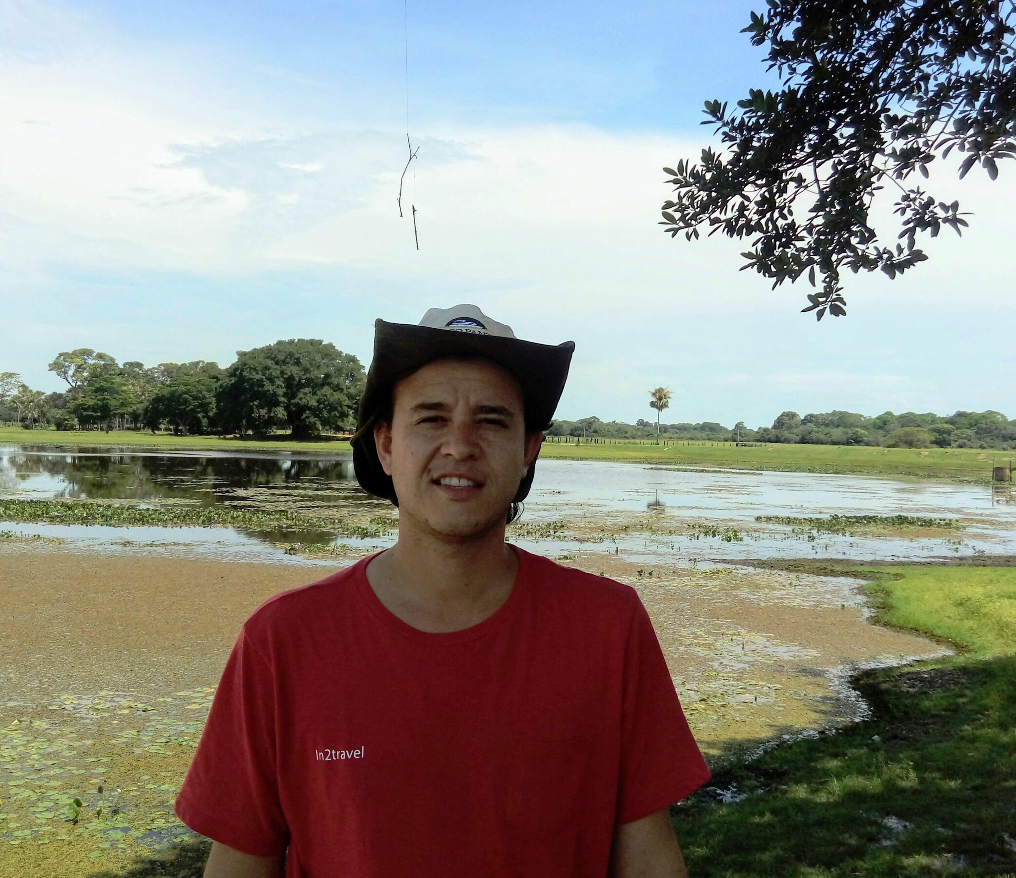 Hola. Mi nombre es Rodrigo Streitt, fundador de in2travel, agencia de viajes vacacional y corporativa con más de 13 años de experiencia.
En esta foto estoy en Mato Grosso do Sul, en la frontera de Brasil con Bolivia y cerca de Paraguay y Argentina. Tomé un crucero de 3 noches por el Río Paraguay.
Una experiencia única e inolvidable.
Próximamente les contaré más.....
#diseñodeexperinncias #travelling #corumba
@rodrigostreitt