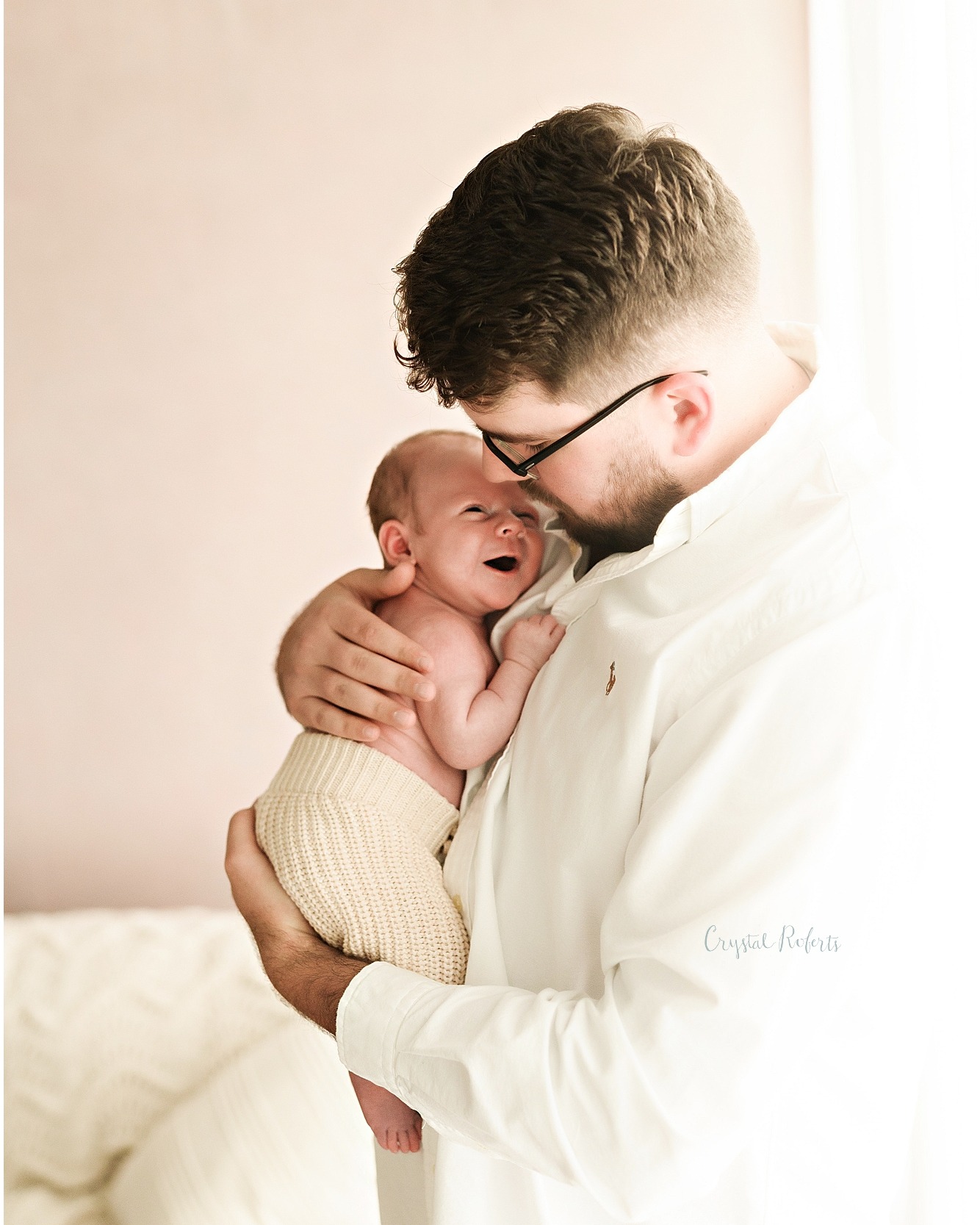 I know it's almost mother's day.. but let's all take a moment to "ooh and ahh" for the love this little boy has for his dad. <3