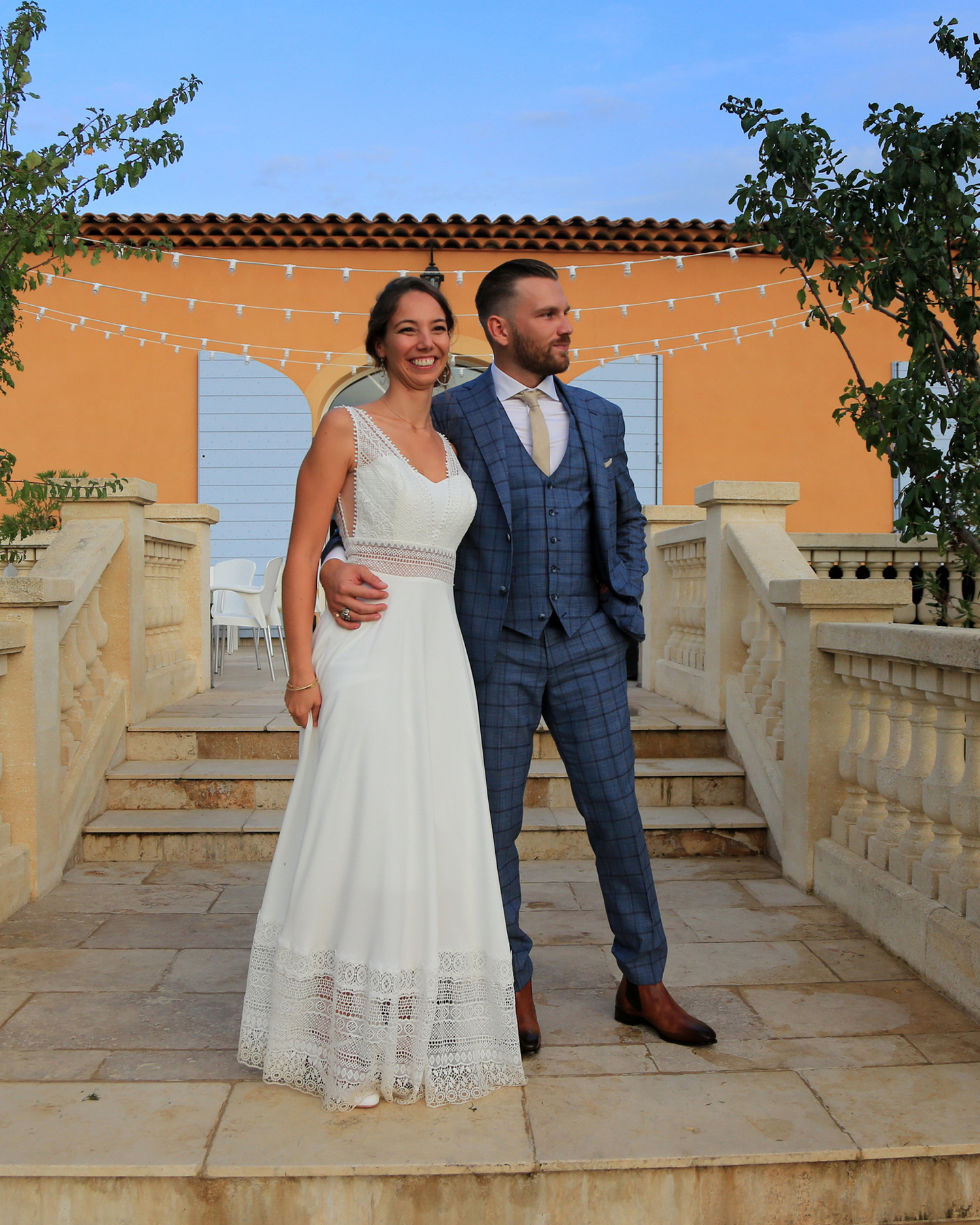 Devant les marches du Mas des Auréliens, ce baiser scelle une toute nouvelle aventure. 🤩✨ Que la fête commence !
A&A
@actionprod13
#MasdesAureliens #lieudemariage #mariagenprovence #mariage2024 #lieudereception