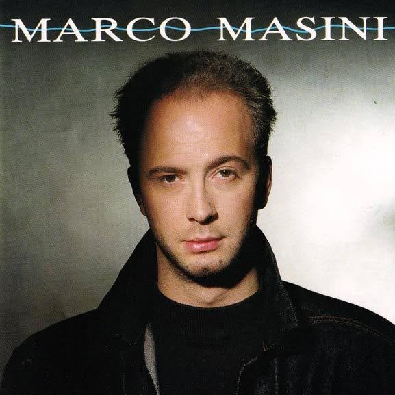 Quando uscì il mio primo album, ero emozionatissimo e lo dissi a Giancarlo Bigazzi, il mio produttore. Lui mi disse: “Stai tranquillo, fra qualche anno l’emozione ti passa”.
È l’unica cosa che non ha indovinato, di tutte le altre non ne ha sbagliata una.
Grazie Giancarlo per essere ancora qui con me a ritrovare quell’emozione dentro a questi 35 anni interminabili!!
#MarcoMasini