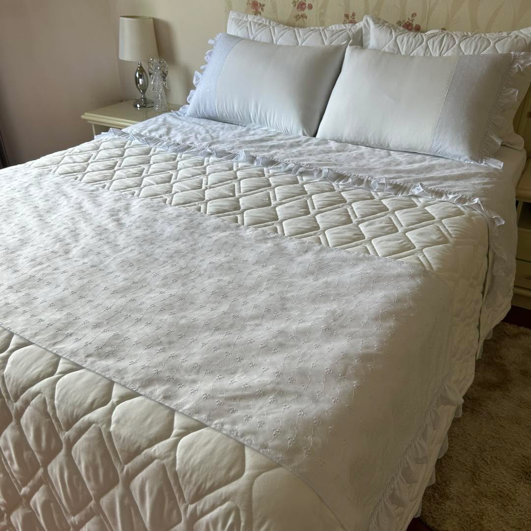 Cama completa é na Franciani 💙
➡️Jogo de lençol em Micropercal + Laise
➡️Peseira em Laise
➡️Cobre leito em Micropercal
➡️Saia para cama em Laise
#camacompleta #jogodelençol #cobreleito #saiaparacama