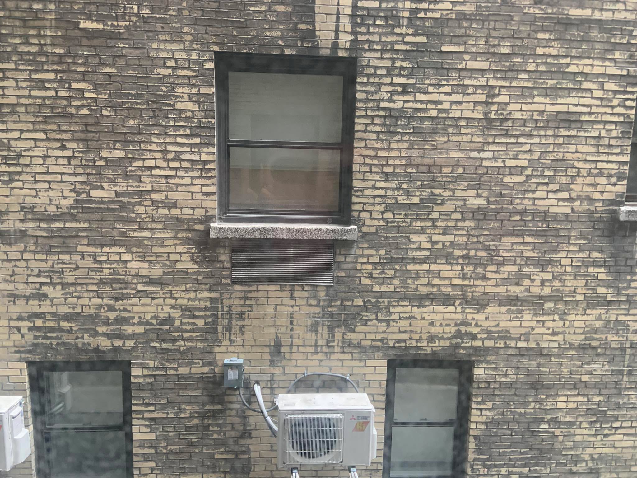 A room with one of the finest views in Manhatten, they said: