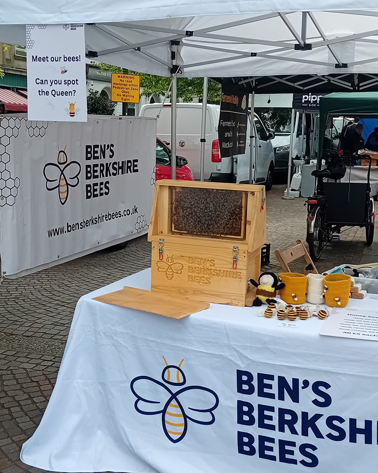 We are in Newbury until 1pm at the @newbury_farmers_market. We have our bees on their first outing of the year!
Producers that are here include: @fermentedbygeorge Green Shed Cider Company Ltd @iowtomatoes Stainswick Farm