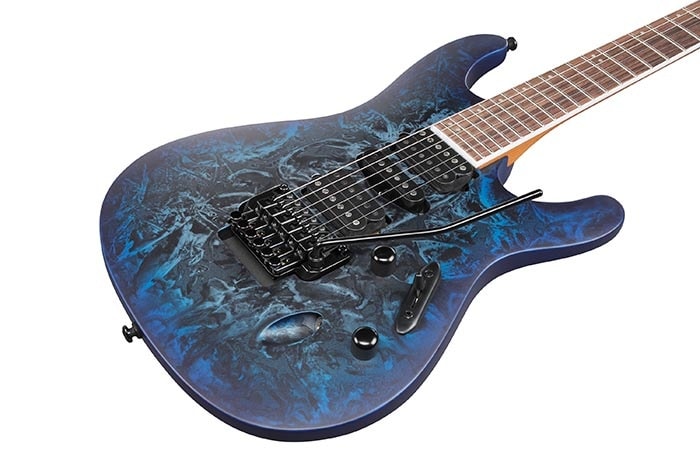 ‼️Neues aus Instrumentenhausen‼️
Ibanez S770-CZM
ab CHF 990.00
Jetzt bei Rock'N'Roli's Musik Shop