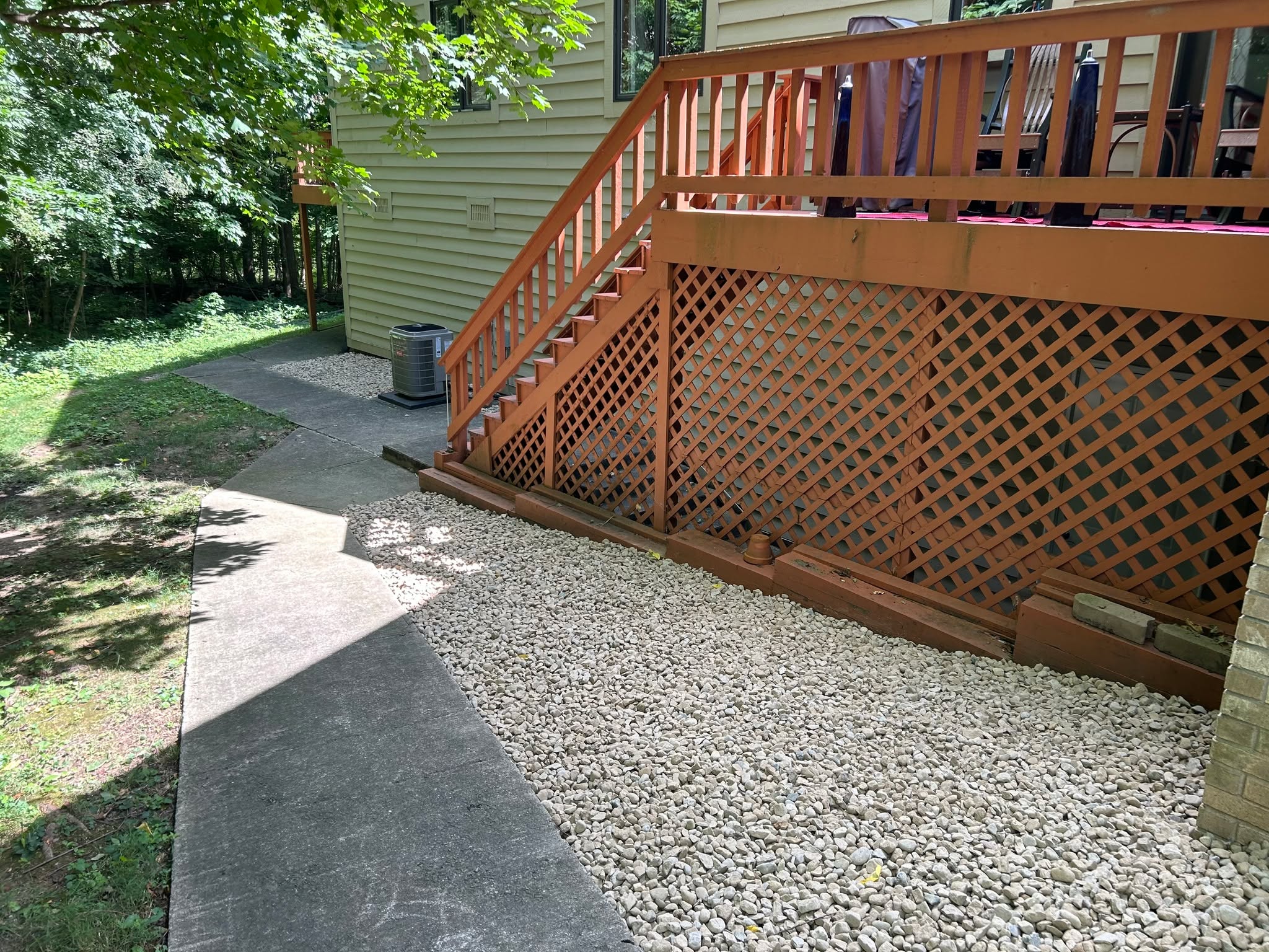 Got a space that sees a lot of shade and just wants to grow weeds?
River Rock!
We install heavy underlayment, staple it down, and install gorgeous and affordable river rock for a look that will last! Contact us today for a free consultation. #normanlawnllc #landscape #hardscape #riverrock #shadespots #solutions