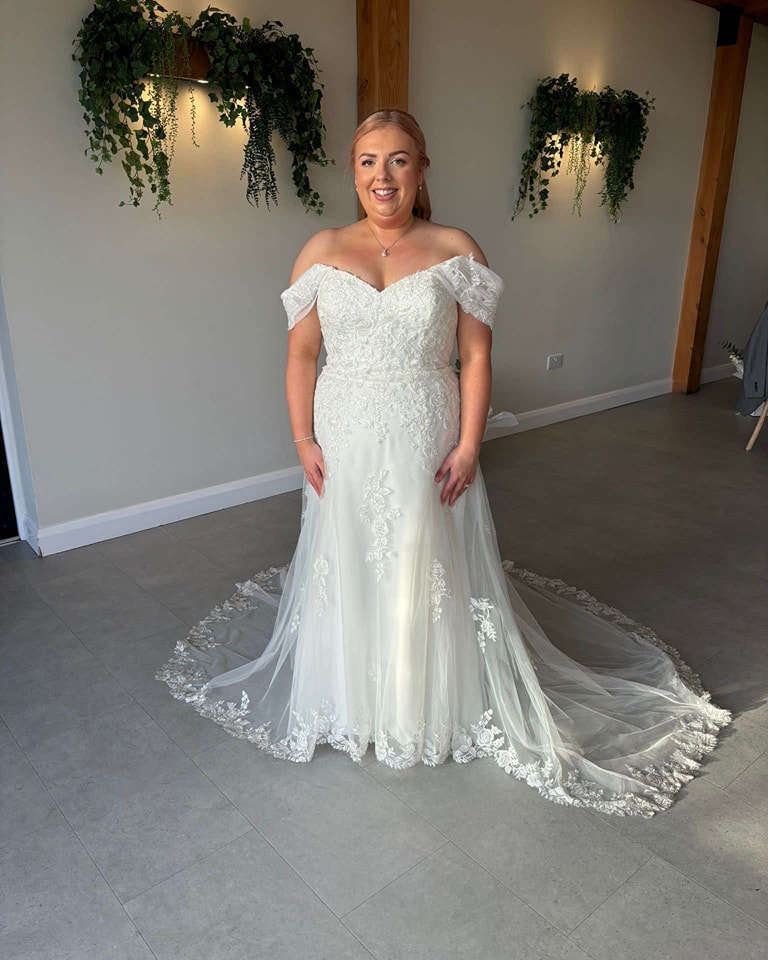 With thanks to Ruby for allowing me to share these beautiful photos.
Her beautiful gown was shortened and the arm swags had extra lace added. Bust cups and a bustle was also added.
Such a stunning gown and what a train! 💞
#wed2b #swadlincote #dressmaker #bridalseamstress #swadlincoteweddings #weddingdress #weddings #bridalalterations #sewing