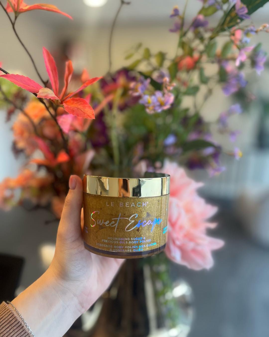 Moederdagtip!
De fantastische scrub van Le Beach🌟
Een pronkstuk in de badkamer en fantastisch voor je huid!
Wij adviseren je graag!
#schoonheidssalonwilmameins #centrumveendam #moederdagtip #liefzijnvoorelkaar