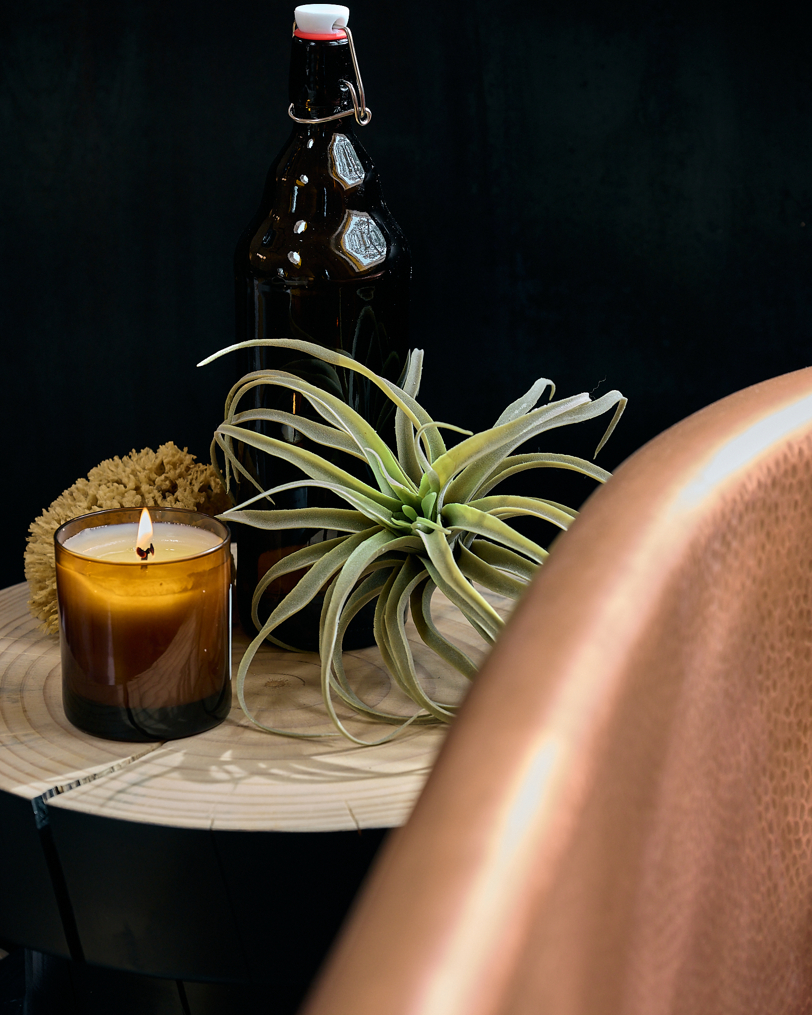 Copper warmth, candle glow, and a moment just for you. This is self-care, styled.
.
Design/Staging: @rootdesignco
.
.
#BathSanctuary #copperbath #bathroomdesign #relax #joncahillphoto #designinspo #DesignMood #InteriorsWithSoul #rootdesign #relaxation #candle