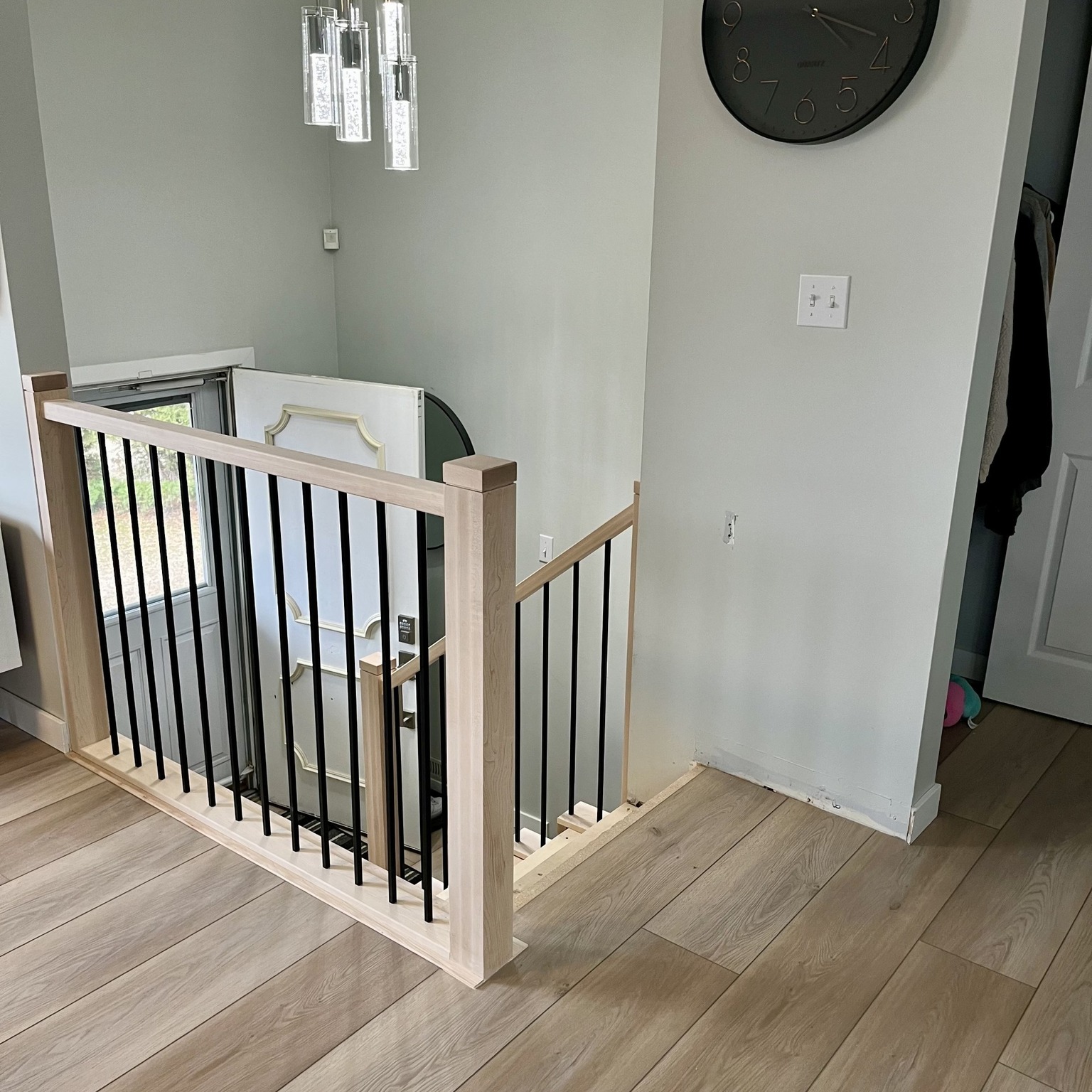 Swipe through to see the clean lines and solid craftsmanship on this custom maple railing install 🔨
We went with satin black vertical spindles to keep things classic and modern, and the natural maple grain adds warmth that’ll look even better once it's stained. Simple, sleek, and built to last.
📍 Installed right here in the Regina area
#YQR #ReginaRenovations #InteriorRailing #CustomWoodwork #MapleRailing #StaircaseDesign #GWrailings #ReginaHomes #SupportLocalYQR