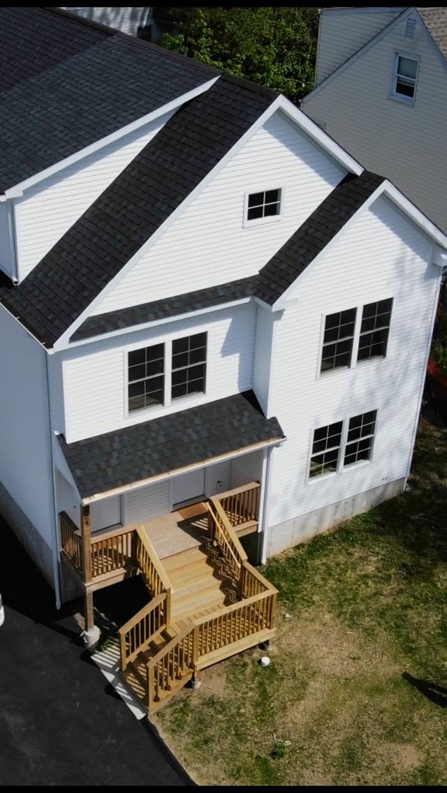 Now Leasing in Bridgeport’s North End! 🔑
Brand new construction at 330 Pleasantview Ave — choose from:
🛏 3 bed / 2 bath – $2,800/month (1st Floor)
🛏 4 bed / 2 bath – $3,000/month (2nd & 3rd Floor)
Modern finishes • Open layouts • Private primary suites
🐾 Small pets under 25 lbs only | 🚭 No smoking | 🅿️ 1 off-street parking per unit
DM us now to schedule your private tour! Contact Eddie Gutierrez - REB.0758749 in CT. www.goodlivingct.com Better Homes and Gardens Real Estate-Gaetano Marra Homes.
#BridgeportCT #NorthEndBridgeport #NewConstructionRental #ForRentCT #CTRealEstate #RentalProperty #FairfieldCountyLiving #MoveInReady #GoodLivingCT #BetterHomesAndGardens #JustListed #NowLeasing #ModernLiving #ApartmentHunting #BridgeportRentals #PetFriendlyRental