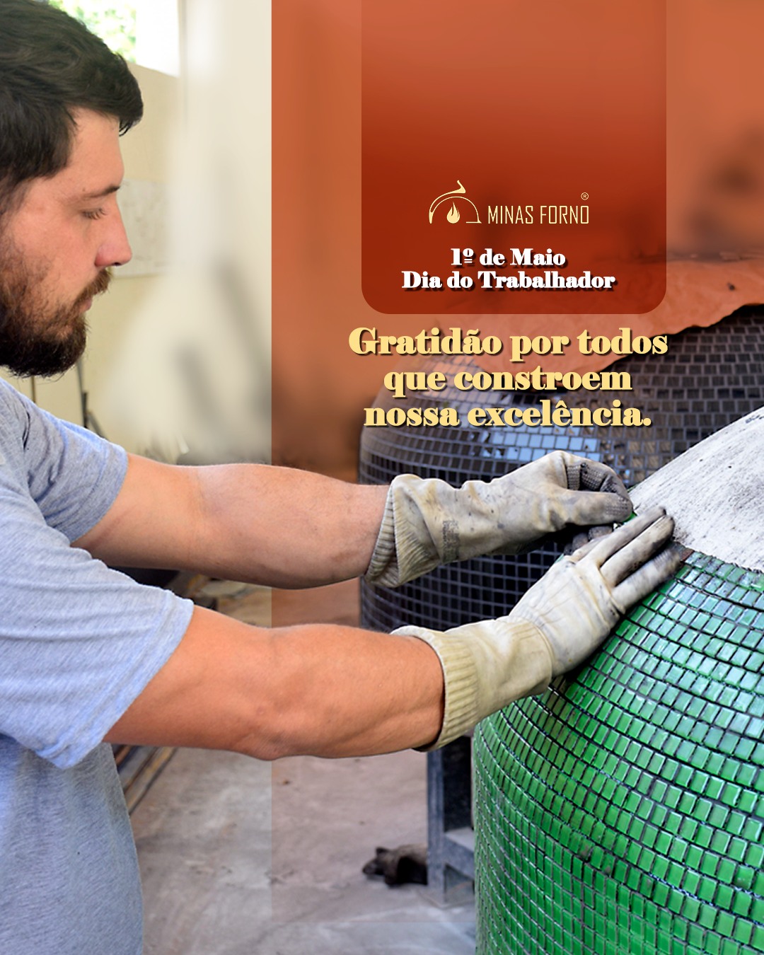 Neste 1º de maio, a Minas Forno homenageia todos os profissionais que, com dedicação e talento, constroem histórias e fornos que aquecem o sucesso de muitos negócios.
Feliz Dia do Trabalhador! 🔥
#MinasForno #DiaDoTrabalho #TradiçãoQueAquece #FeitoComCuidado #OrgulhoDeSerMinasForno