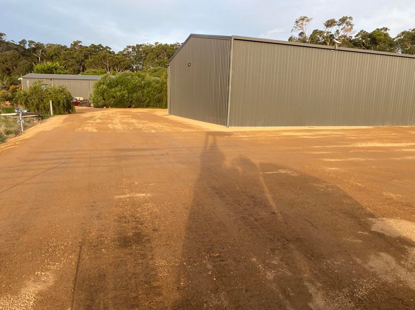 Need a new driveway or a fresh top-up? We’ve got you covered!
📞 Message us today for a free quote!
#GravelDriveways #FlowEarthworks #LocalAndReliable #EarthworksDoneRight