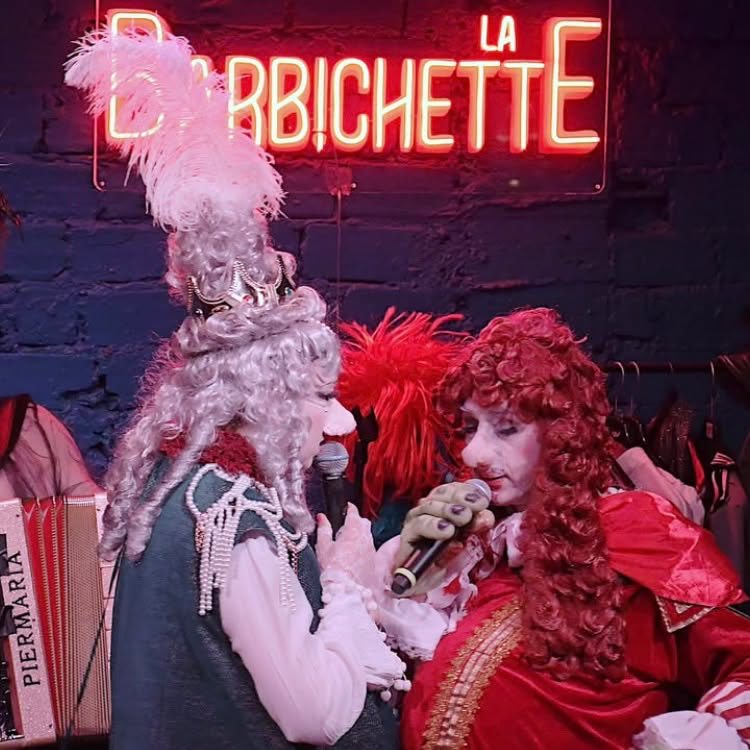 🧡Duo avec @@noir.david à la @labarbichette.cabaret 🧡
L'AMOUR A QUOI CA SERT?
Photo @monsieur.gac