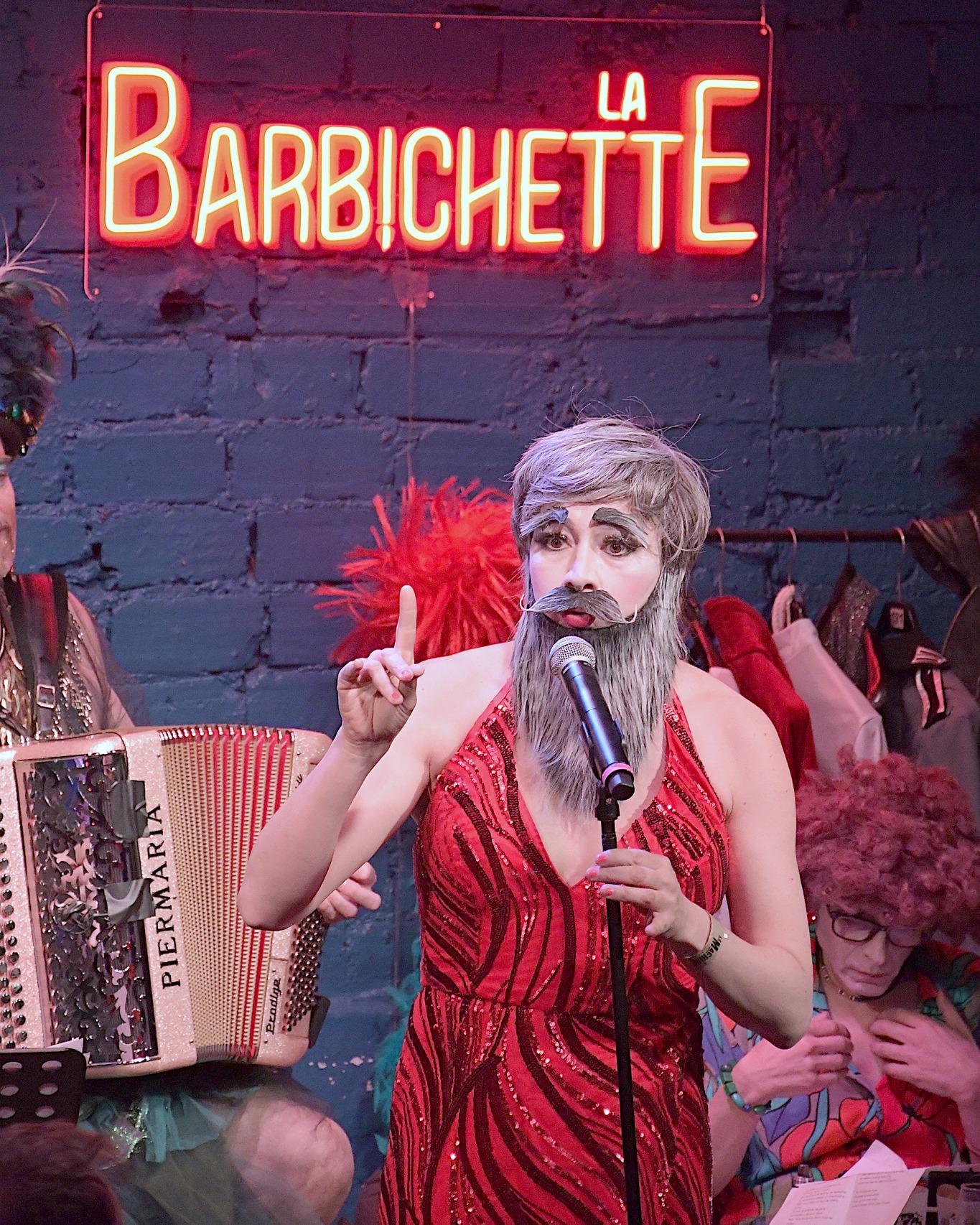 Mon Barbier de Belleville enfin trouvé sa "Callas" !
Merci @camille.chopin de nous avoir fait ce beau cadeau de ta voix et ta présence merveilleuse.... Tu nous a ébloui 💛💛💛💛💛💛 à la @b@labarbichette.cabaret