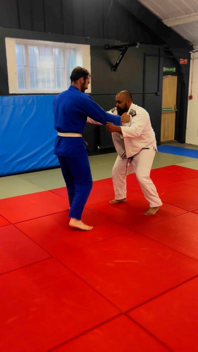Once pulled guard make sure ur feet are locked up. Keep them in close and tight, where you want them #checkmatbjj #bjj #ibjjf #fighting #guardpull