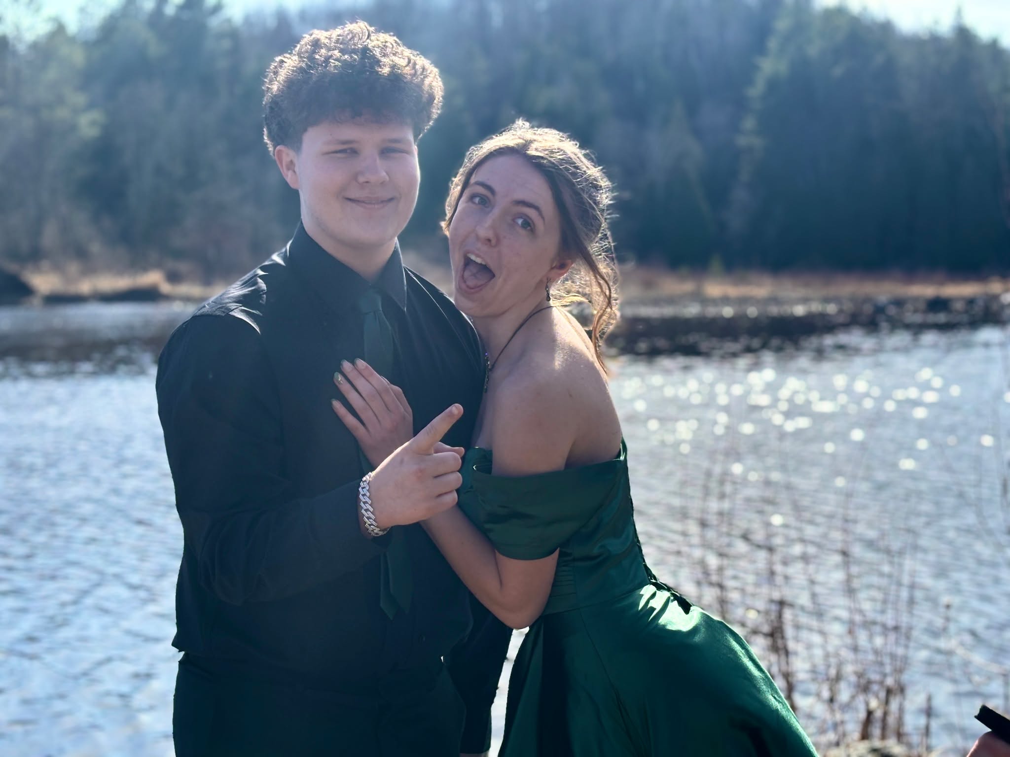 I often hear people say..."cell phones do just a good a job as cameras these days..."
While cell phones are much better than they used to be, here is a side by side compassion.
* sometimes I choose my cell phone over camera for convenience sake...but when it comes to pictures that matter...go for the camera every time.