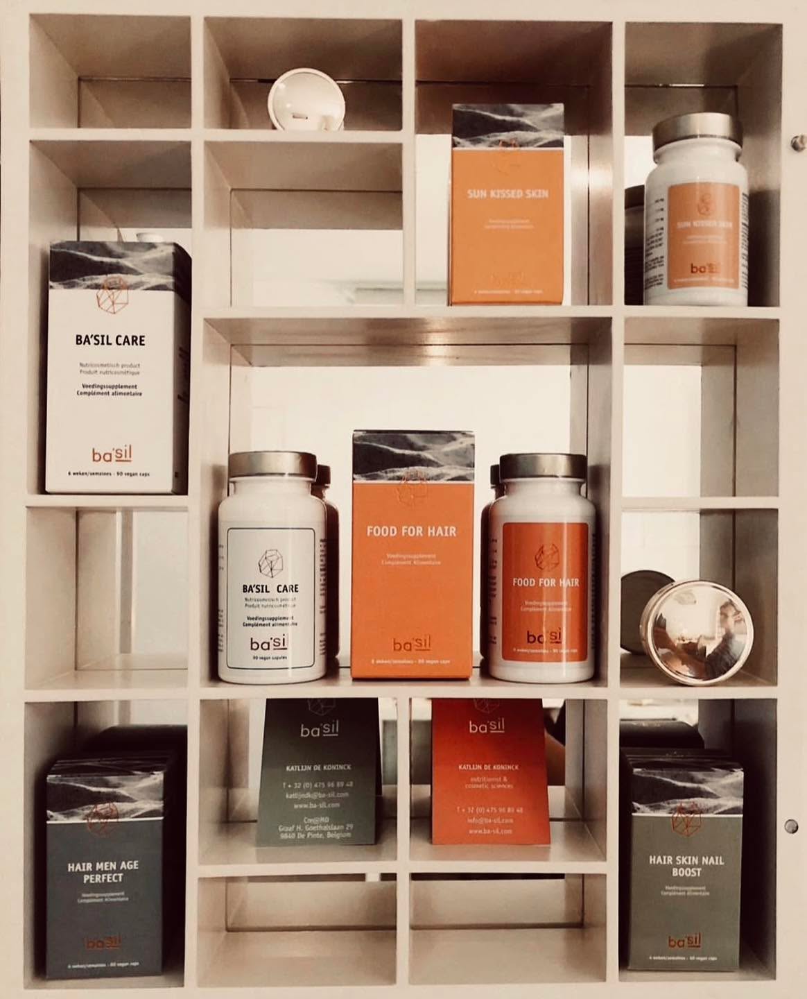 Wat is Ba’sil?
Ba’sil is een Belgisch merk van hoogwaardige voedingssupplementen die jouw huid, haar en nagels van binnenuit versterken.
Met pure ingrediënten, zonder gluten, lactose of bewaarmiddelen. 100% clean & effectief.
Of je nu last hebt van haaruitval, een doffe huid, vermoeidheid of zwakke nagels — Ba’sil biedt een natuurlijke oplossing die past in jouw dagelijkse routine.
⸻
Waarom Ba’sil in mijn salon?
Omdat schoonheid méér is dan alleen wat je aan de buitenkant ziet.
Ba’sil sluit perfect aan bij onze filosofie: innerlijke verzorging voor een stralend uiterlijk.
Binnenkort verkrijgbaar in het salon!
Wil jij meer weten over de supplementen die bij jou passen? Stuur gerust een berichtje of vraag ernaar tijdens je afspraak.
#beautyfromwithin #basilsupplements #stralenvanbinnenuit