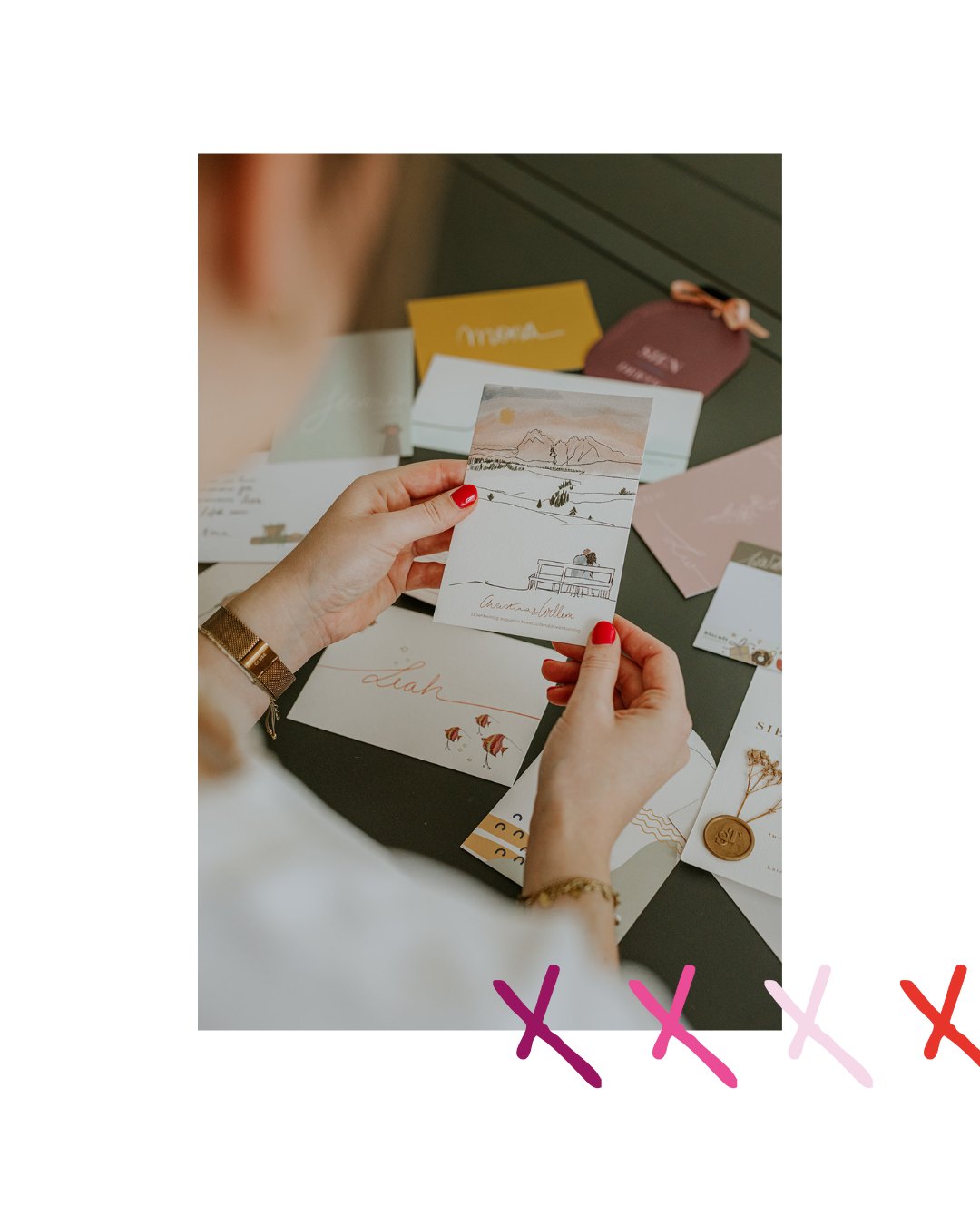 P E R S O O N L I J K.
Persoonlijke input is iets waar ik heel veel waarde aan hecht tijdens het ontwerpproces. 🥰 Jullie geven de ideetjes, jullie geven aan wat jullie mooi en leuk vinden. Een boodschap die in het kaartje moet worden verwerkt en noem maar op...
Bij een ontwerp start ik steeds van nul en ga ik in geSIENeerd stijl met jullie ideetjes aan de slag! 😎
🩷 Ook op zoek naar een kaartje met net dat tikkeltje meer? Stuur vrijblijvend een berichtje of een mailtje naar gesieneerd@gmail.com.
#gesieneerd #geboortjekaartje #grafischontwerp #uitnodiging #ontwerpopmaat #persoonlijk #grafischontwerp #zegheteensmeteenkaartje #kaartjestijd