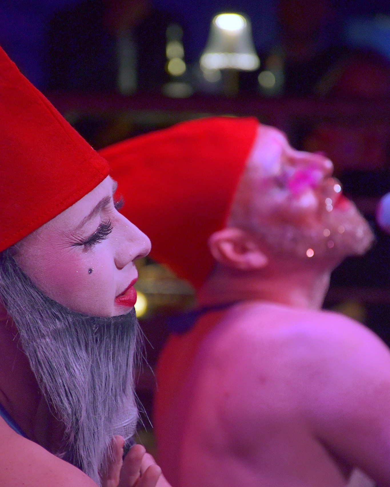 Duo champêtre avec @patachtouille à la @labarbichette.cabaret de @monsieur_k_et_cie 🌞🌳🍄🥔🌻 Barbe longue et fesses à l'air, que du bonheur !
La recette de l'amour fou, version promenons-nous dans les bois 💜
📷 @monsieur.gac