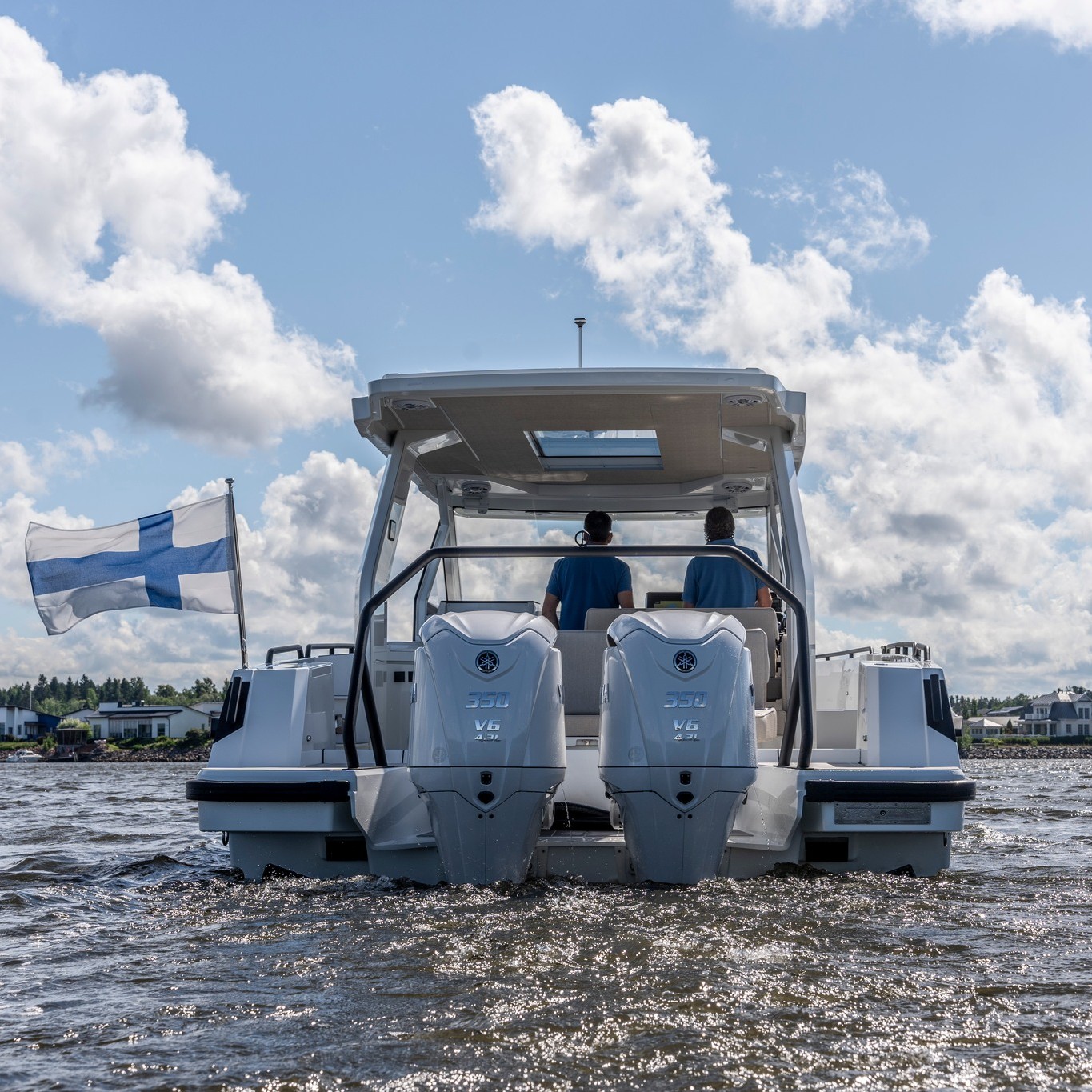 Now that the sun is finally shining over Finland again and the snow will hopefully melt away soon, we’re looking back on a sunny summer day out on the water.
Not long now until we can enjoy the warmth, the sea, and the sound of birds chirping again! ☀️🌊🚤
#QuarkenBoats #quarken35sporttourer