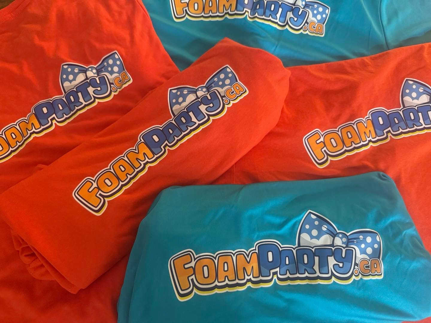 FoamParty.ca is suiting up for the season!
We’ve got fresh shirts, clean style, and a whole lot of foam headed your way.
From backyards to festivals, our crew is geared up and ready to bring the party, one bubble blast at a time.
New season. New look. Same epic foam fun.
Catch us in our new tees at events near you!